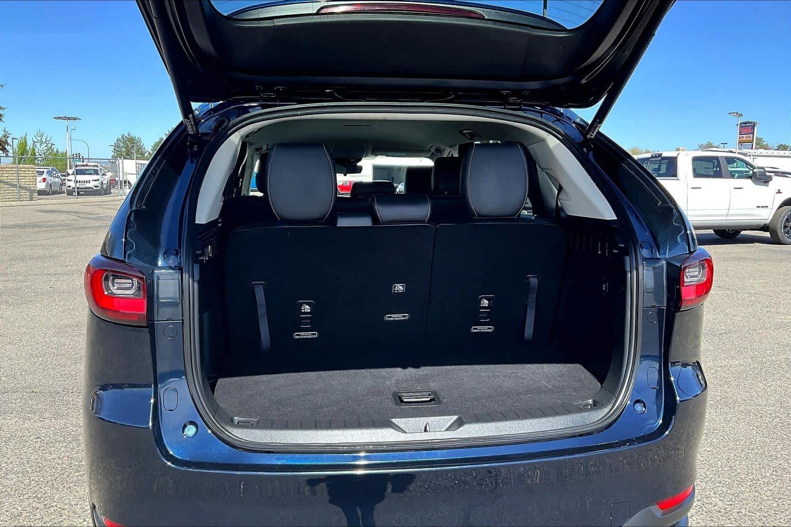 Thumbnail: 2025 Mazda CX-90 - 17