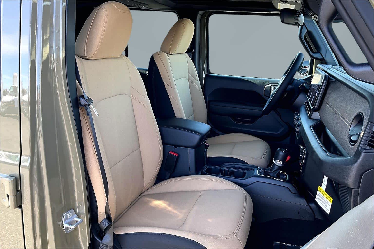 Thumbnail: 2026 Jeep Gladiator - 12