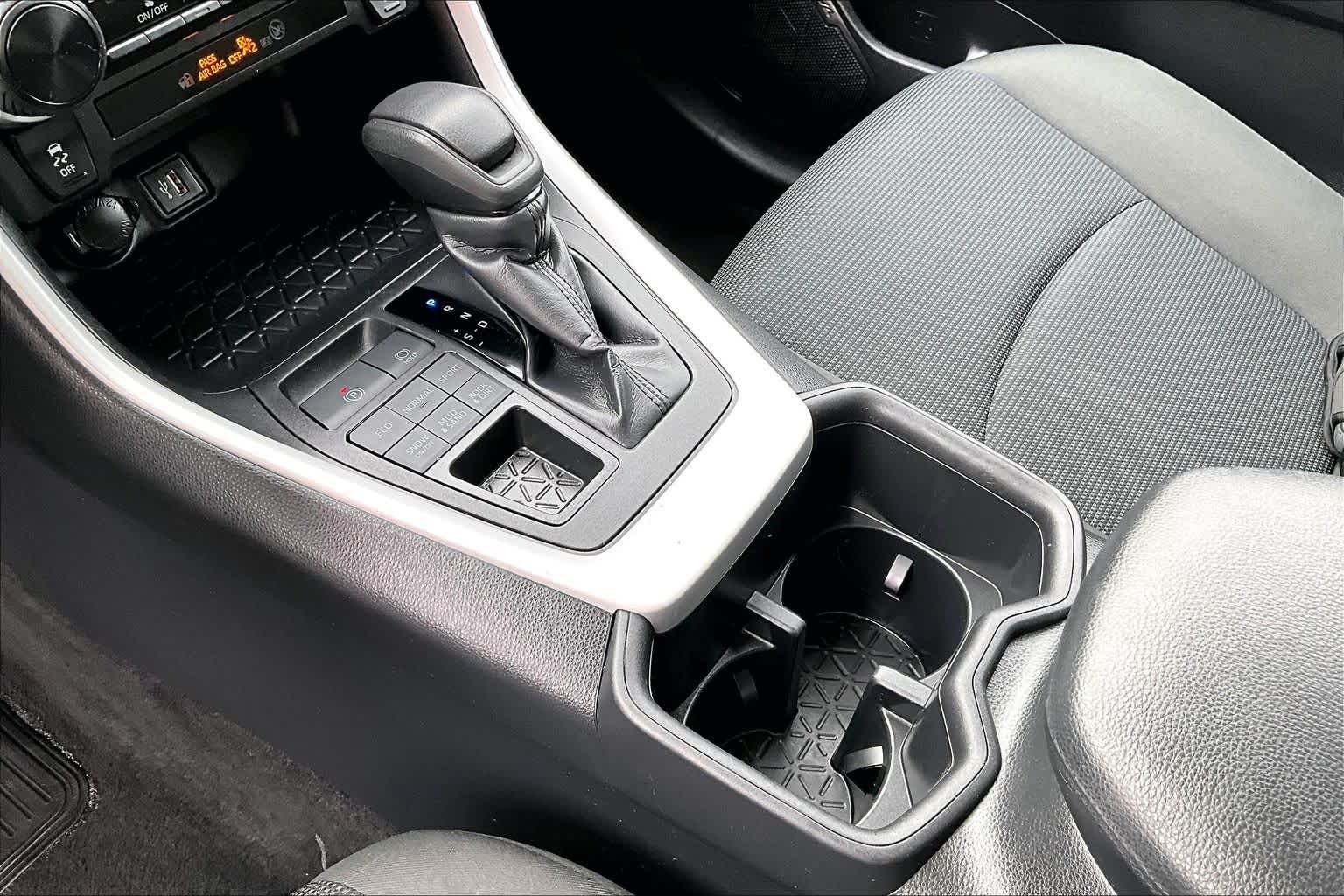 Thumbnail: 2024 Toyota RAV4 - 16