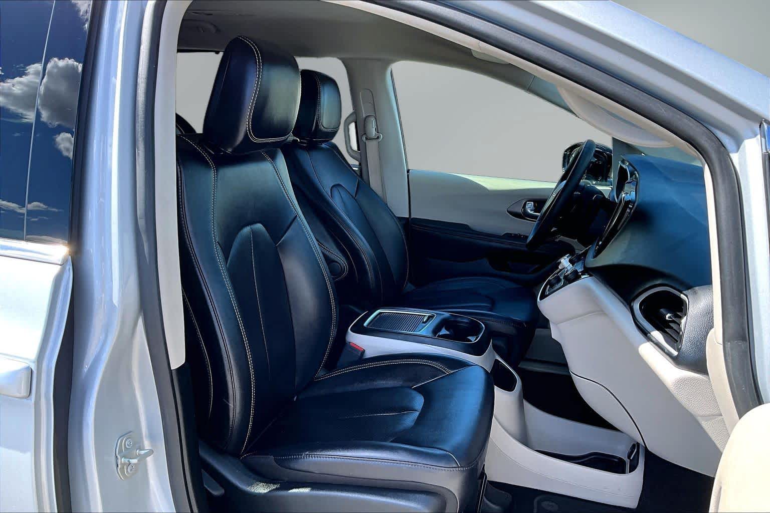 Thumbnail: 2024 Chrysler Pacifica - 13