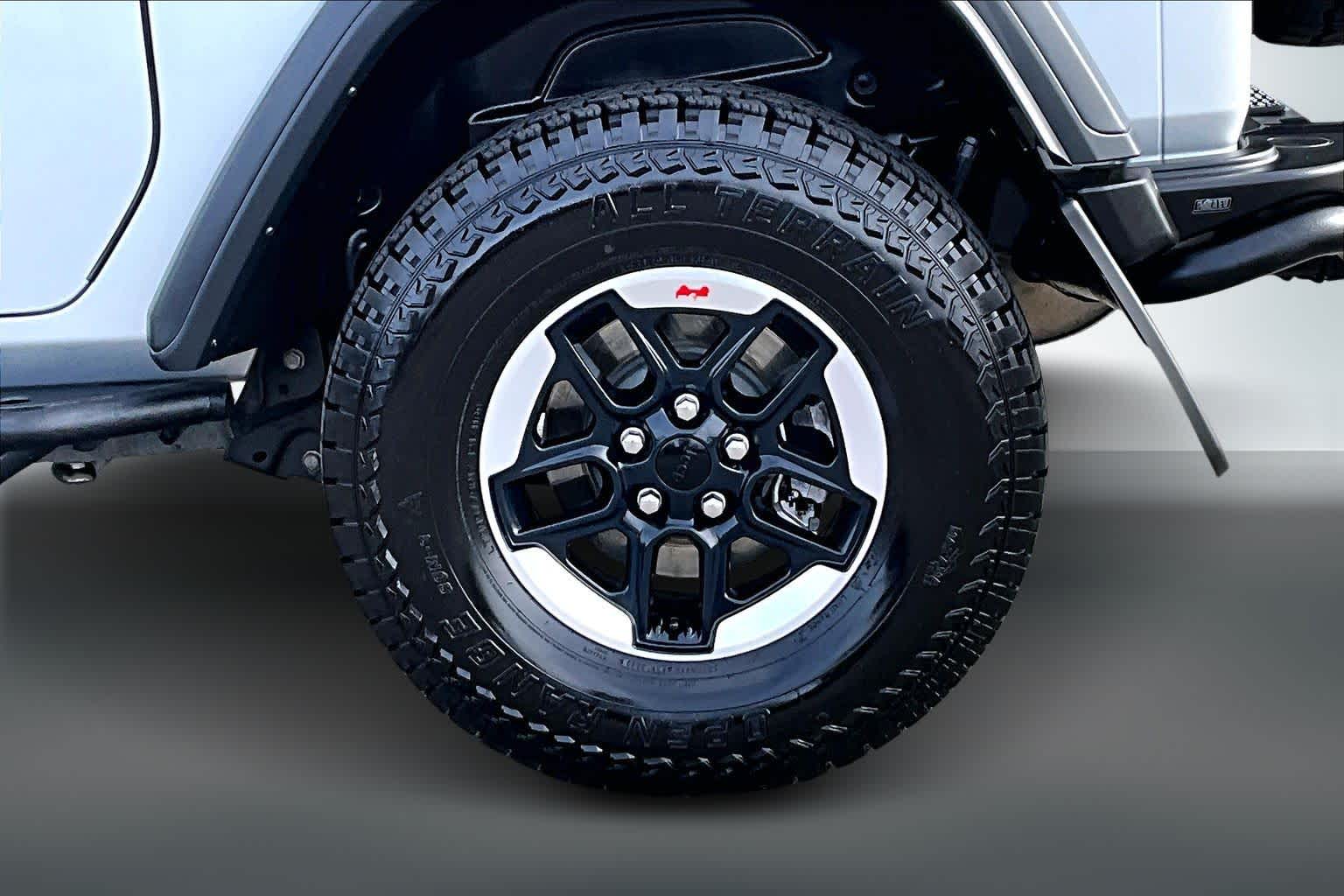 Thumbnail: 2022 Jeep Wrangler - 32