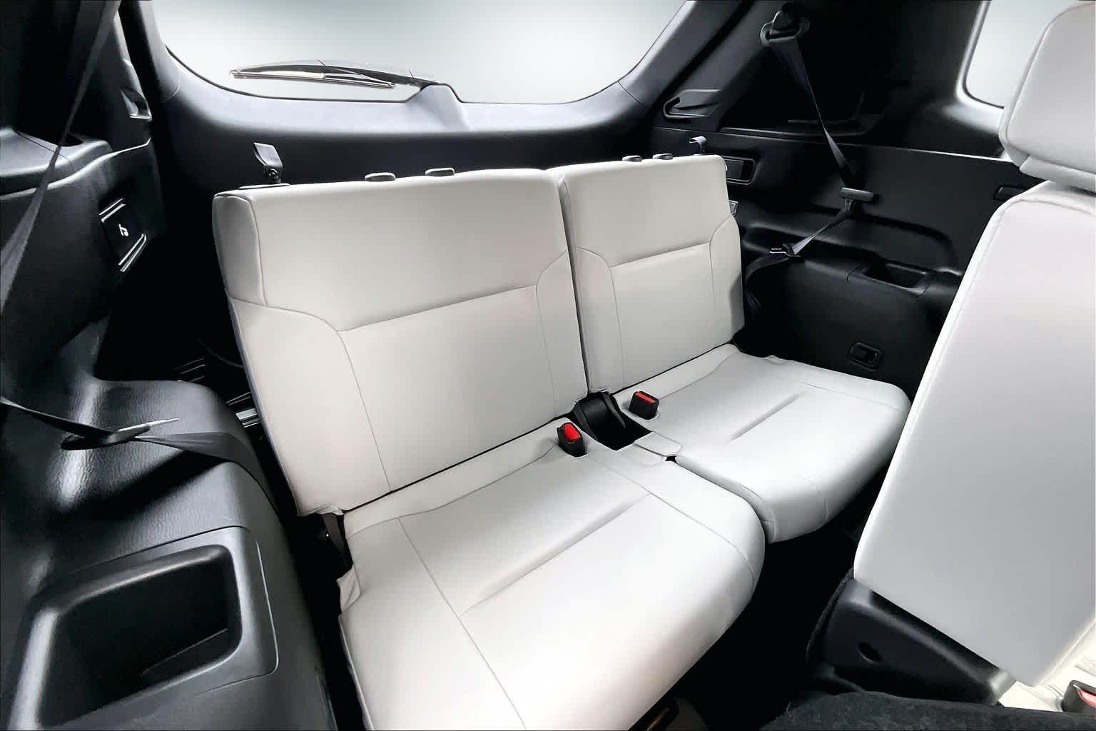 Thumbnail: 2024 Mitsubishi Outlander - 31