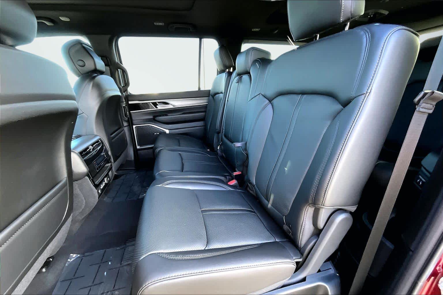 Thumbnail: 2026 Jeep Grand Wagoneer L - 12