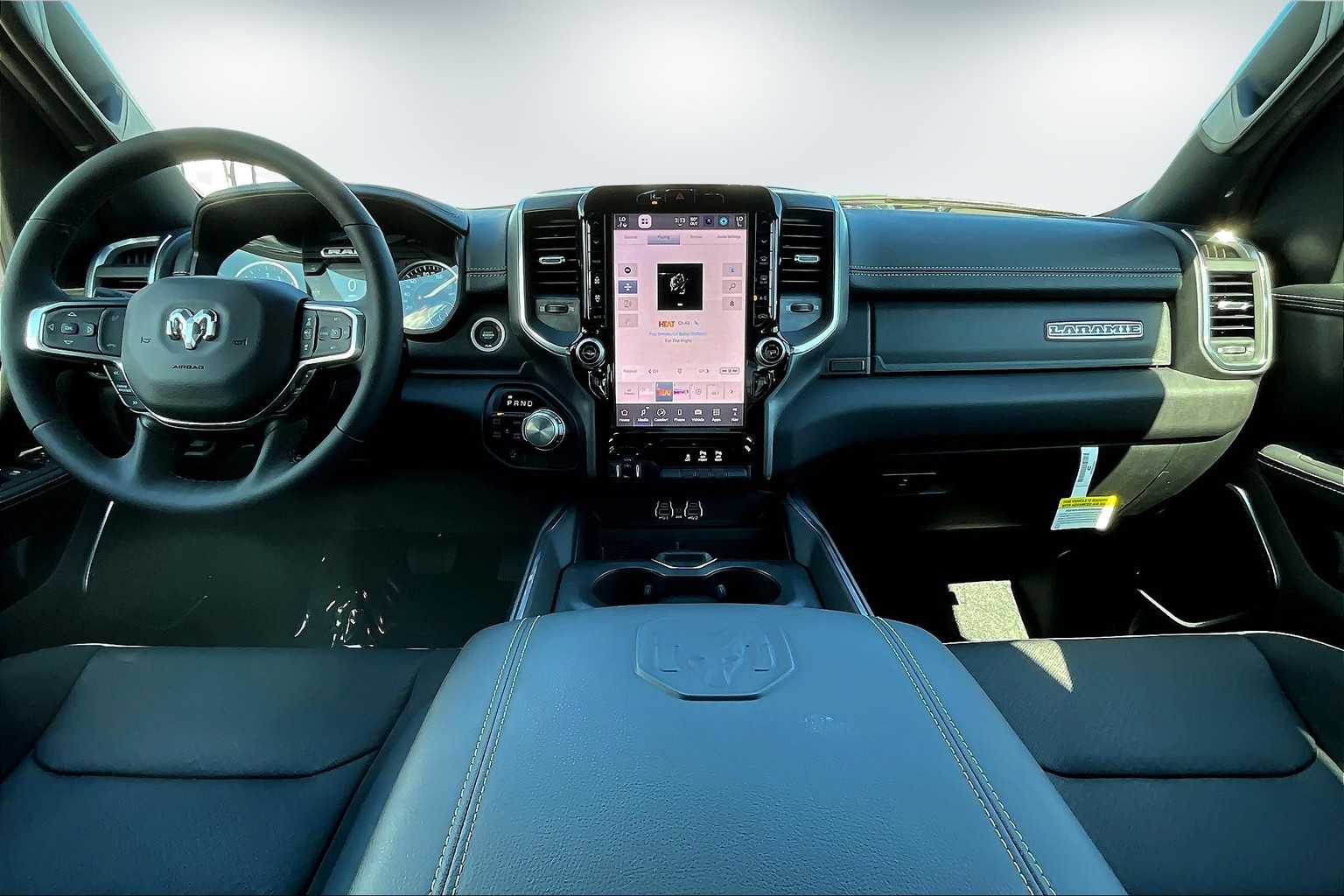 Thumbnail: 2025 RAM 1500 - 10
