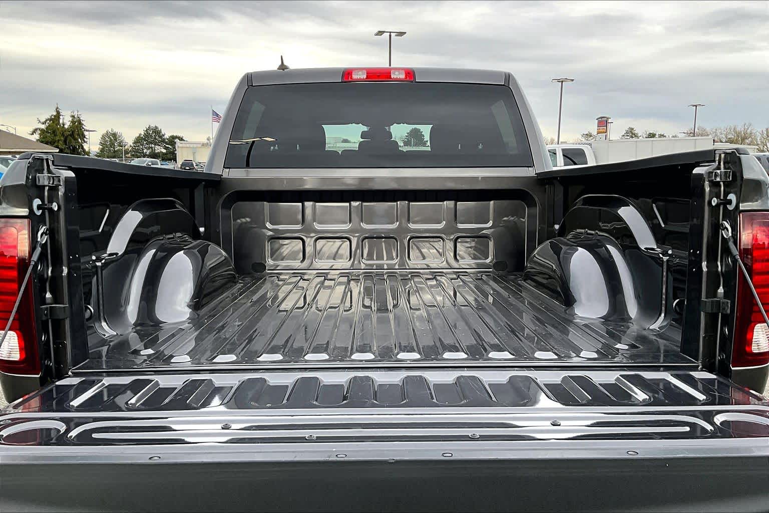 Thumbnail: 2024 RAM 1500 Classic - 17