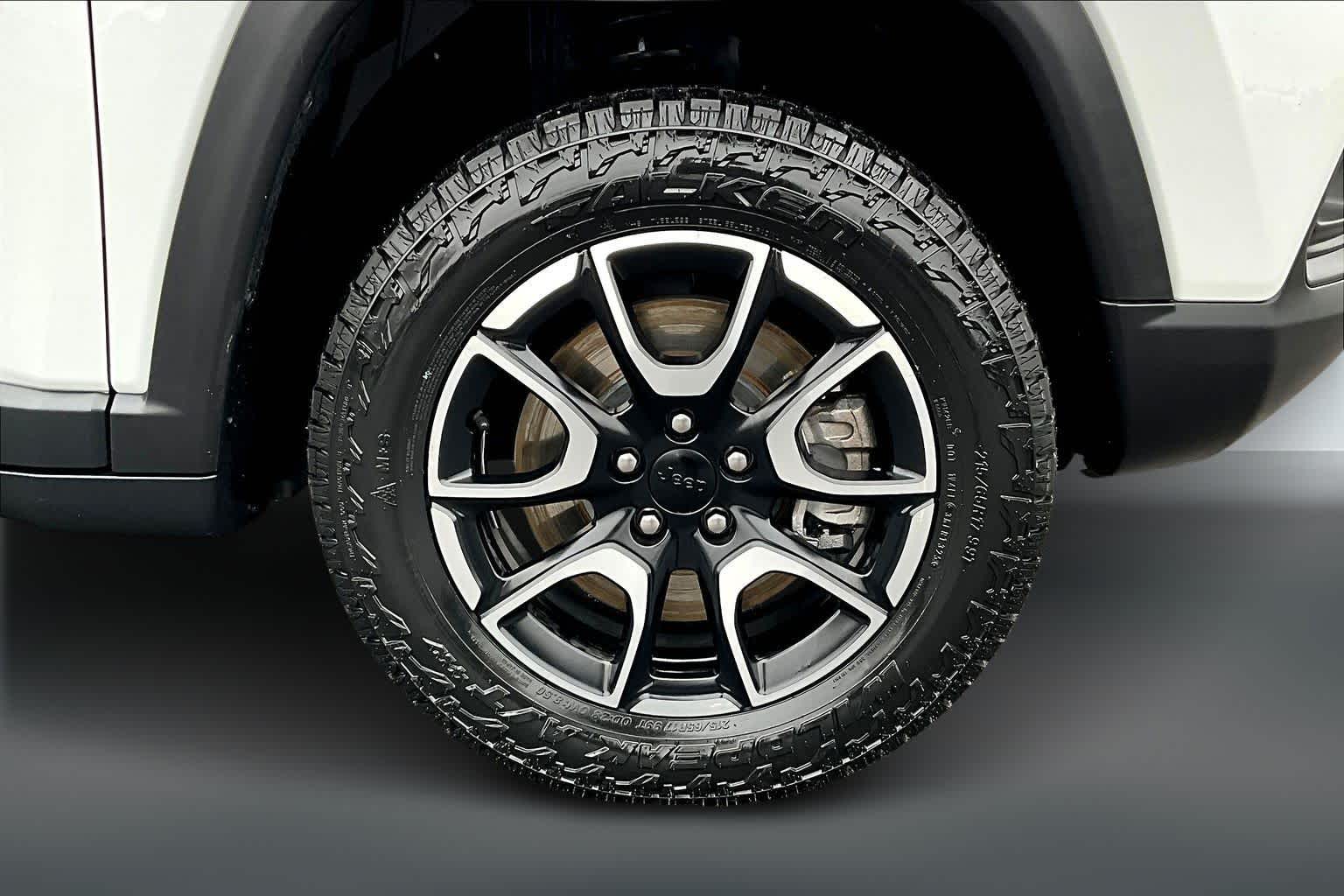 Thumbnail: 2024 Jeep Compass - 34