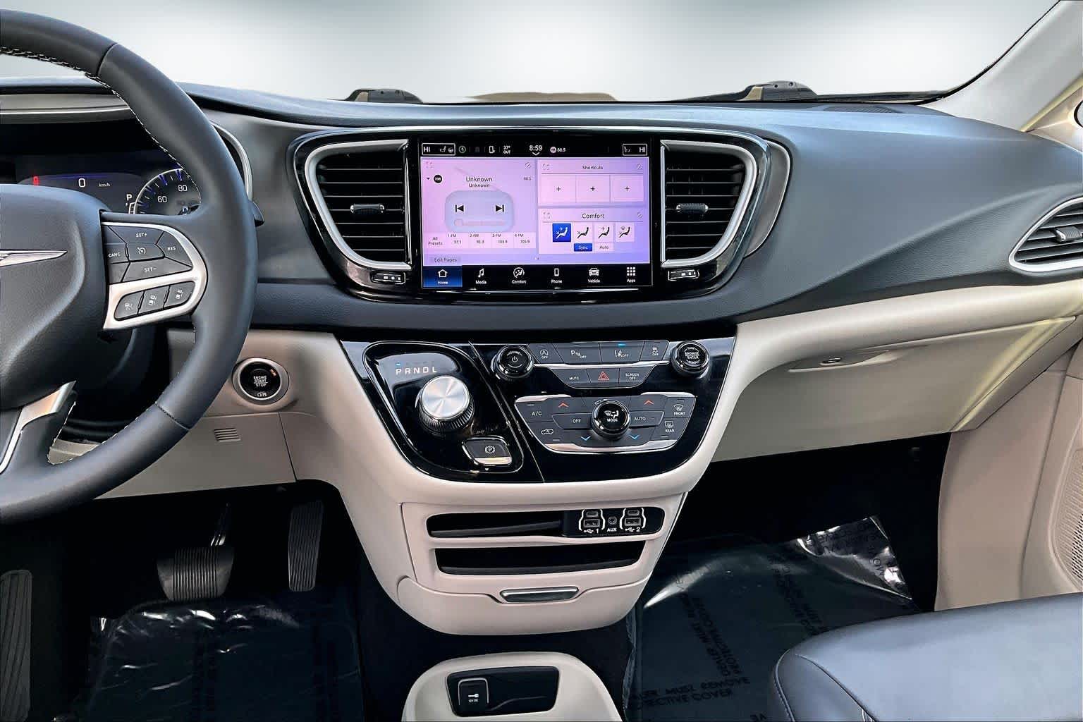 Thumbnail: 2023 Chrysler Pacifica - 15