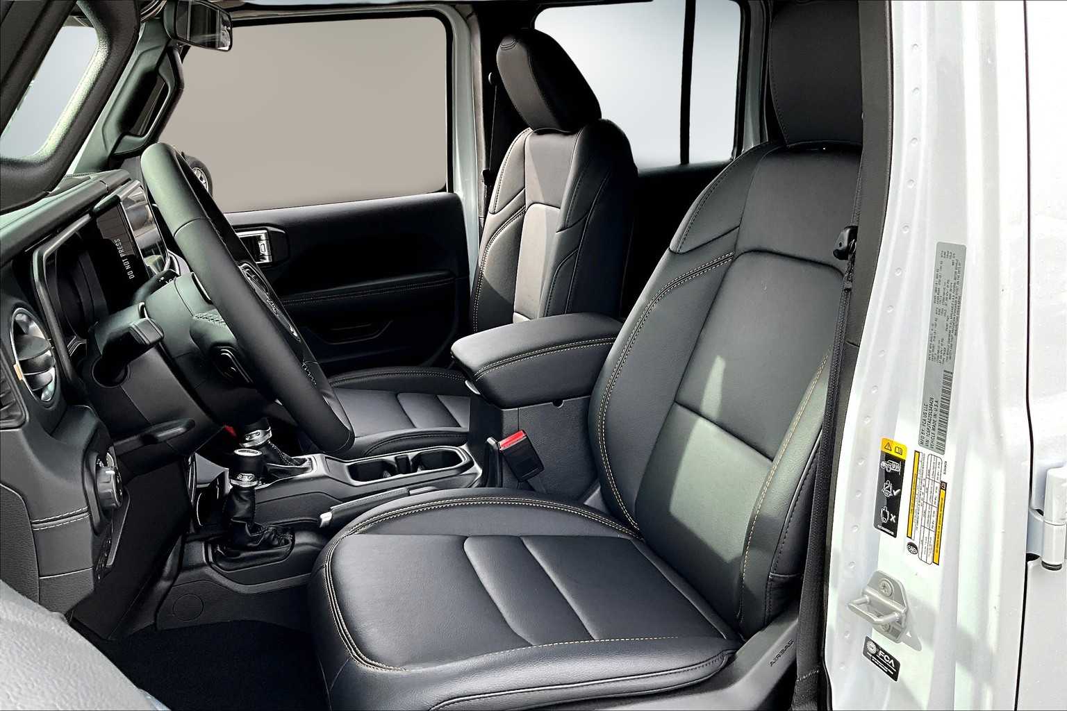 Thumbnail: 2025 Jeep Gladiator - 11