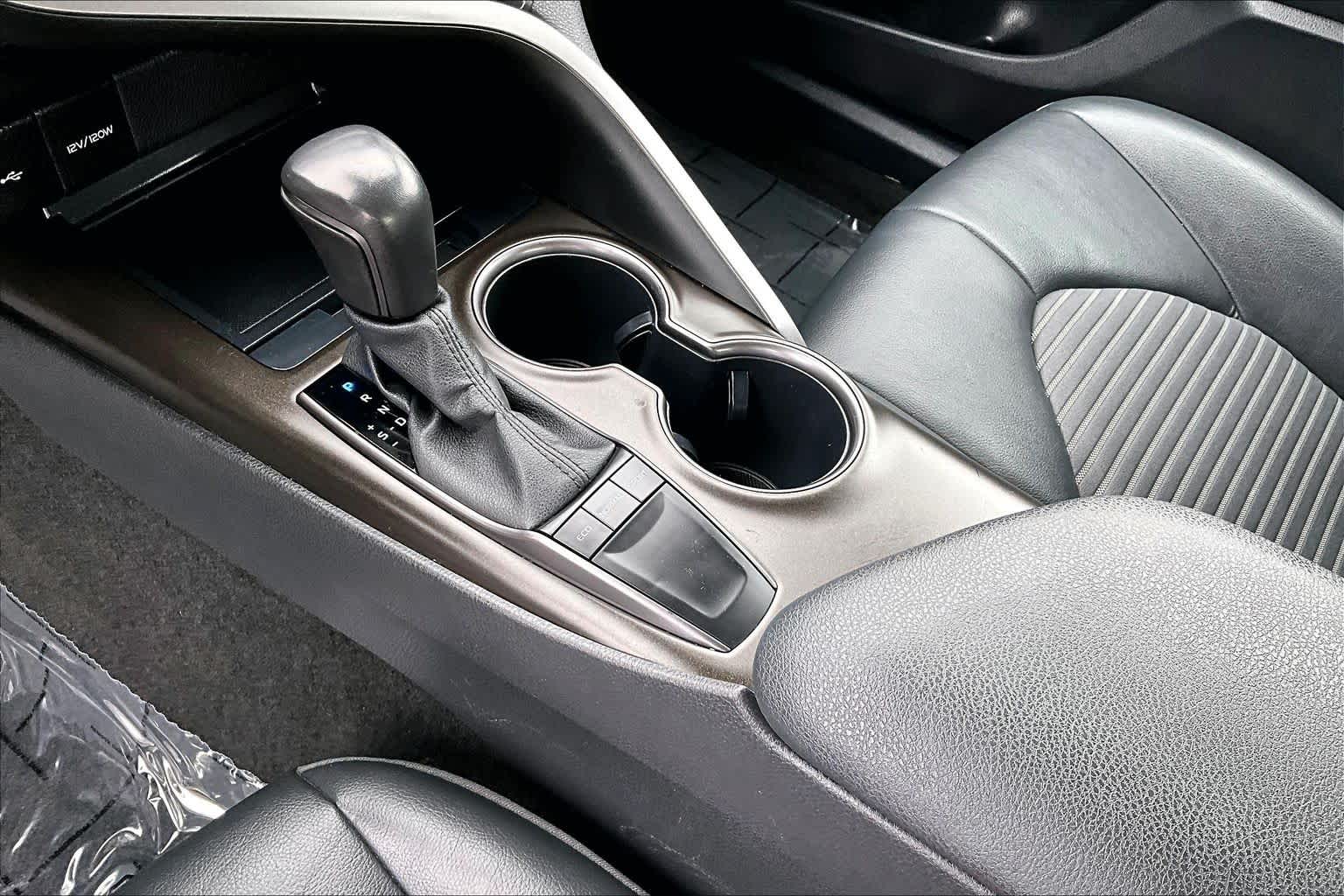 Thumbnail: 2023 Toyota Camry - 16