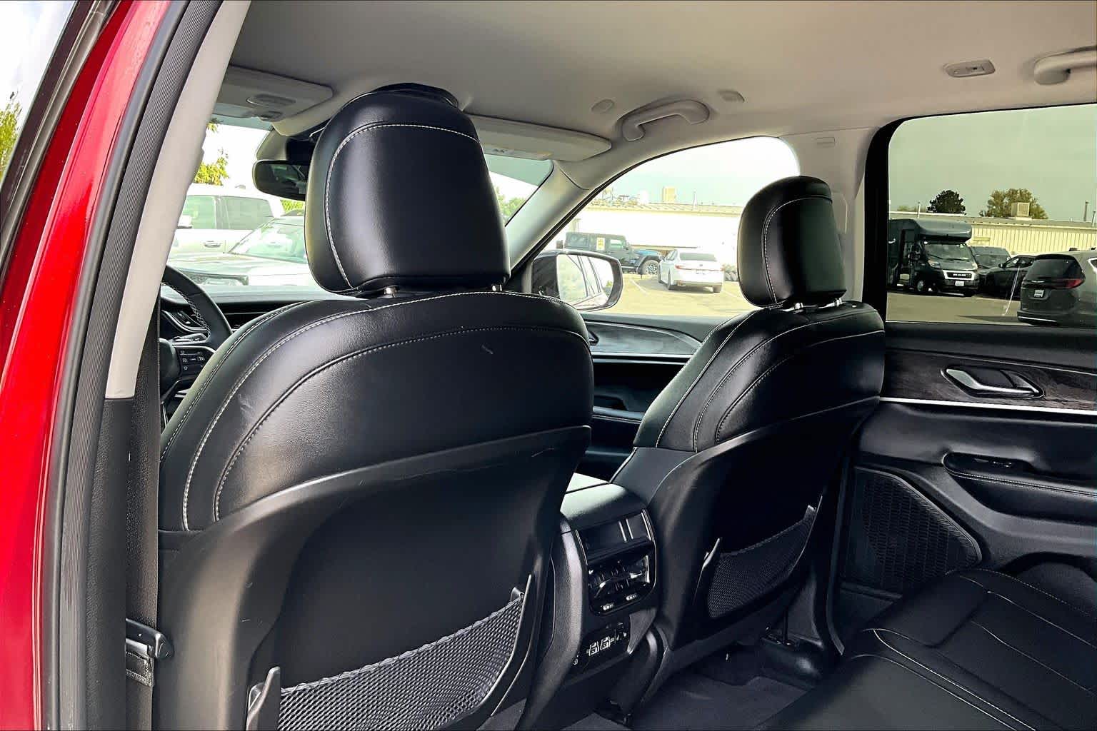 Thumbnail: 2023 Jeep Grand Cherokee - 12