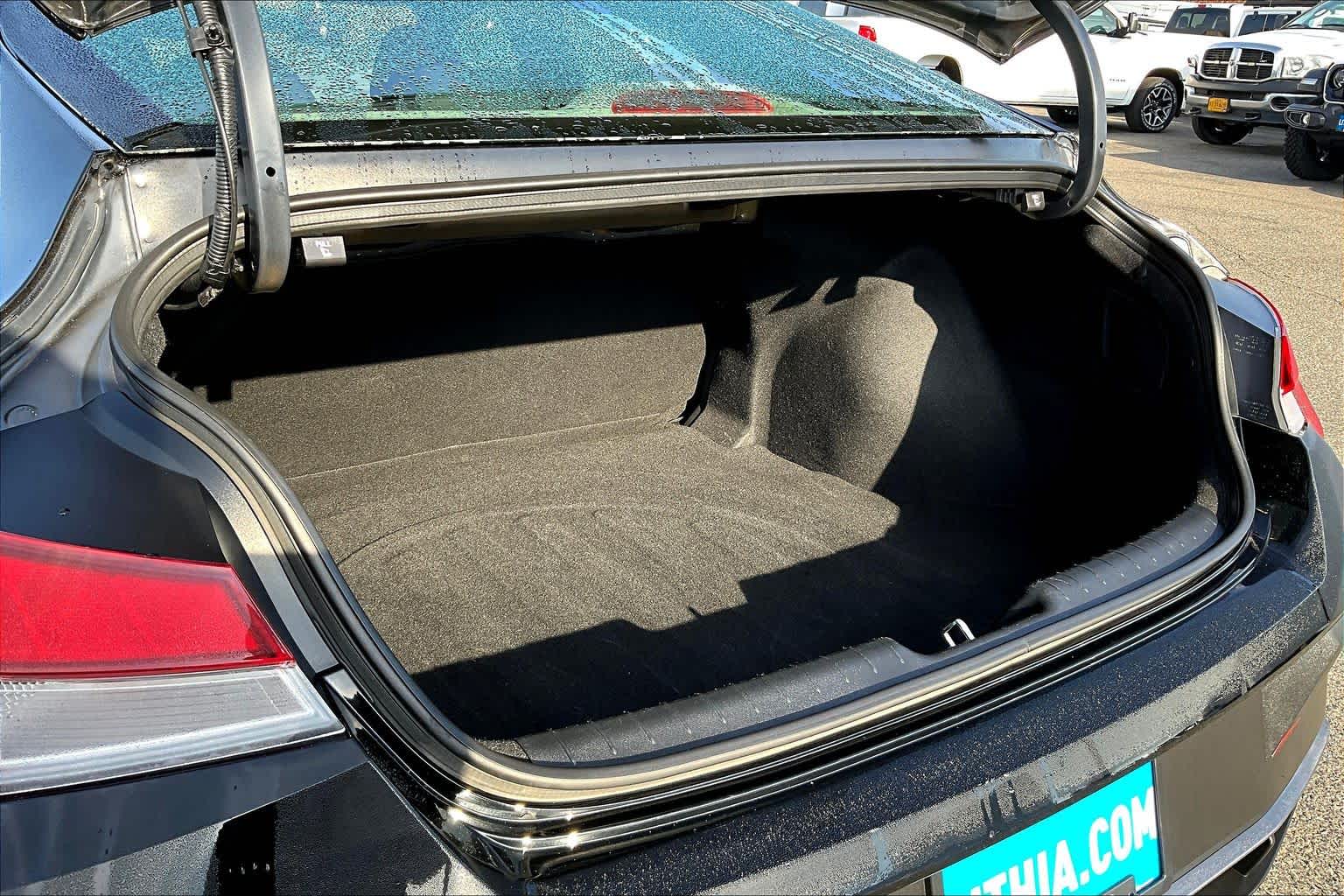 Thumbnail: 2024 Hyundai Elantra - 18