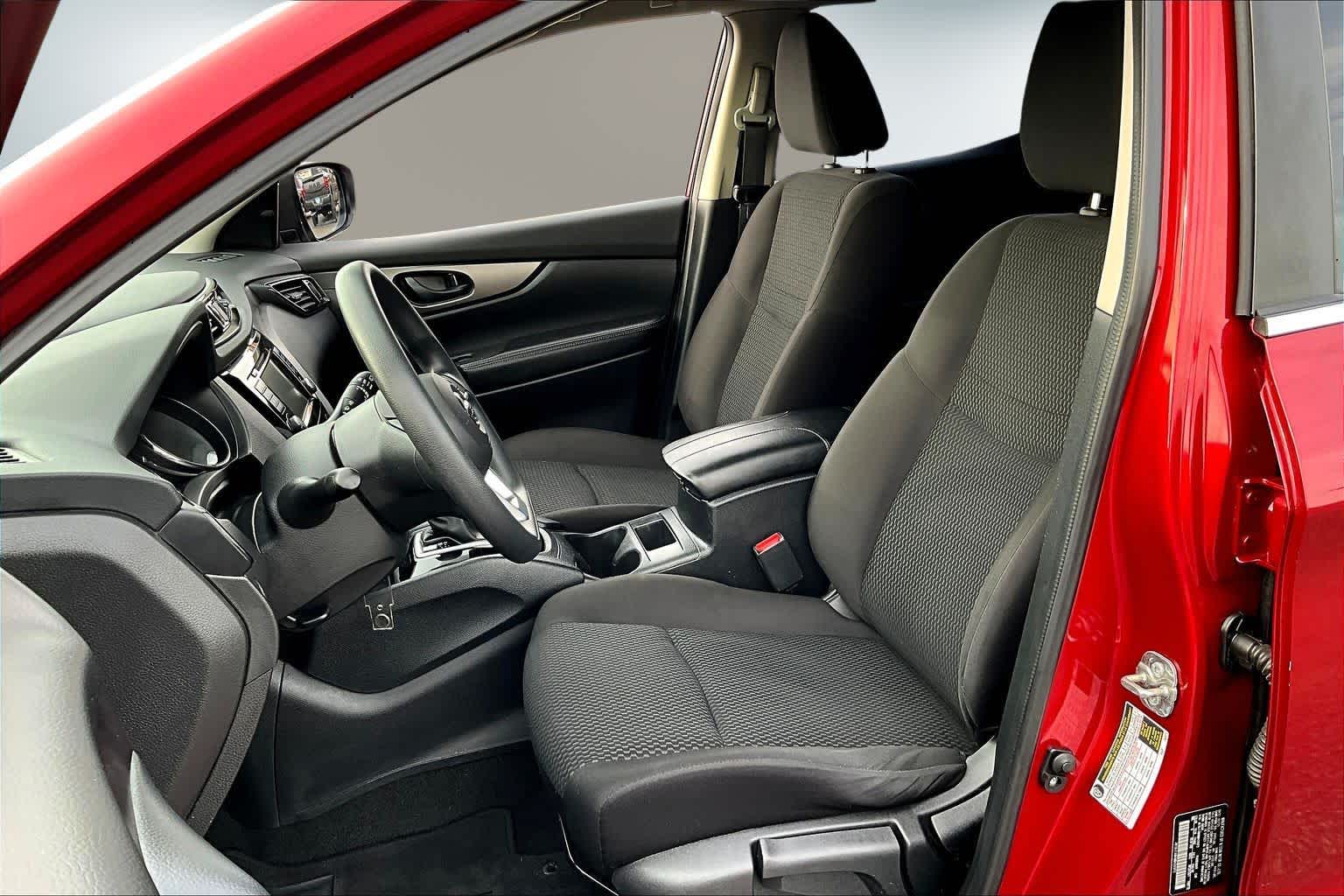 Thumbnail: 2021 Nissan Rogue Sport - 11