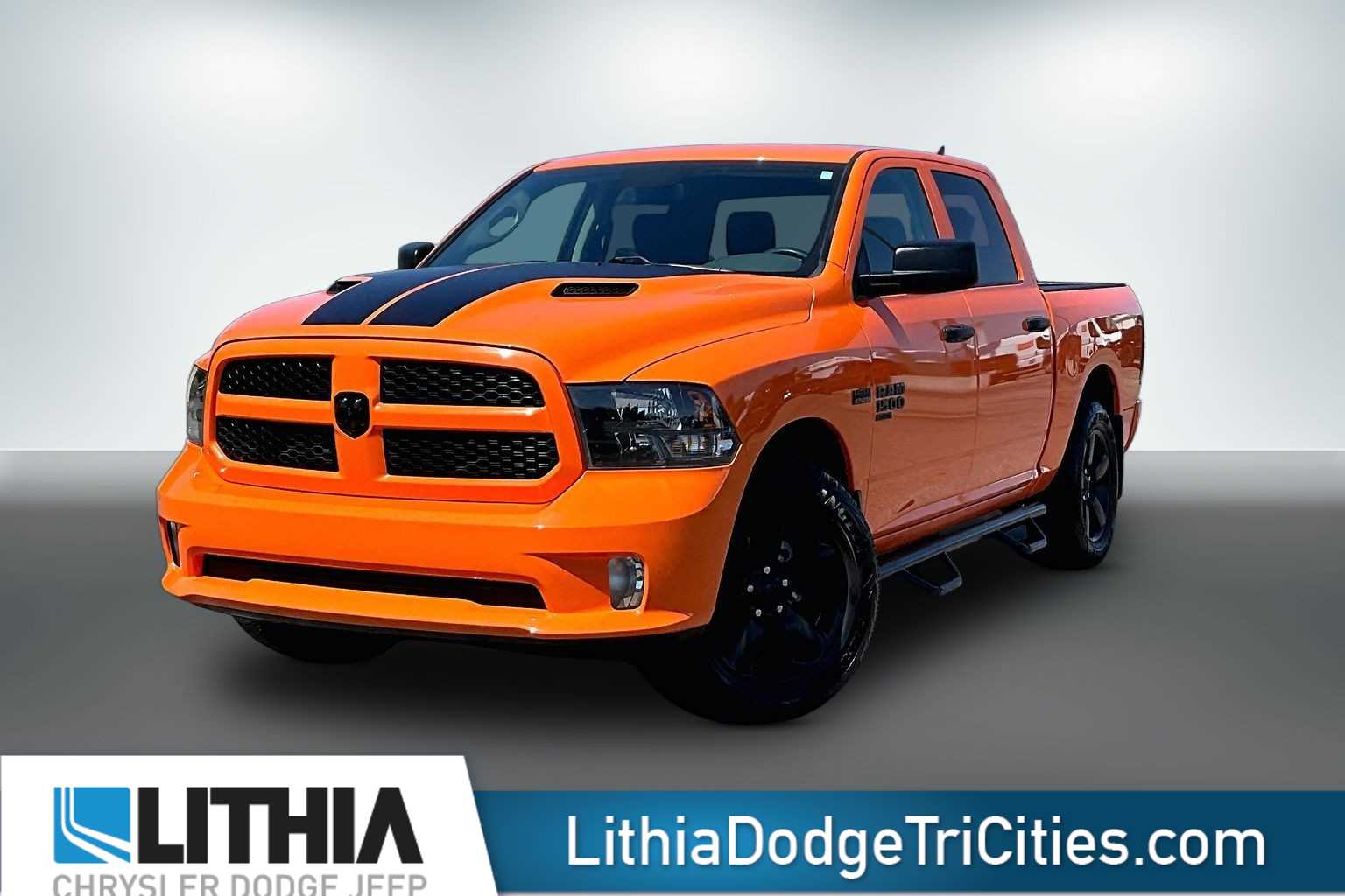 2019 RAM 1500 Classic Express Crew Cab 4x4 5'7's photo