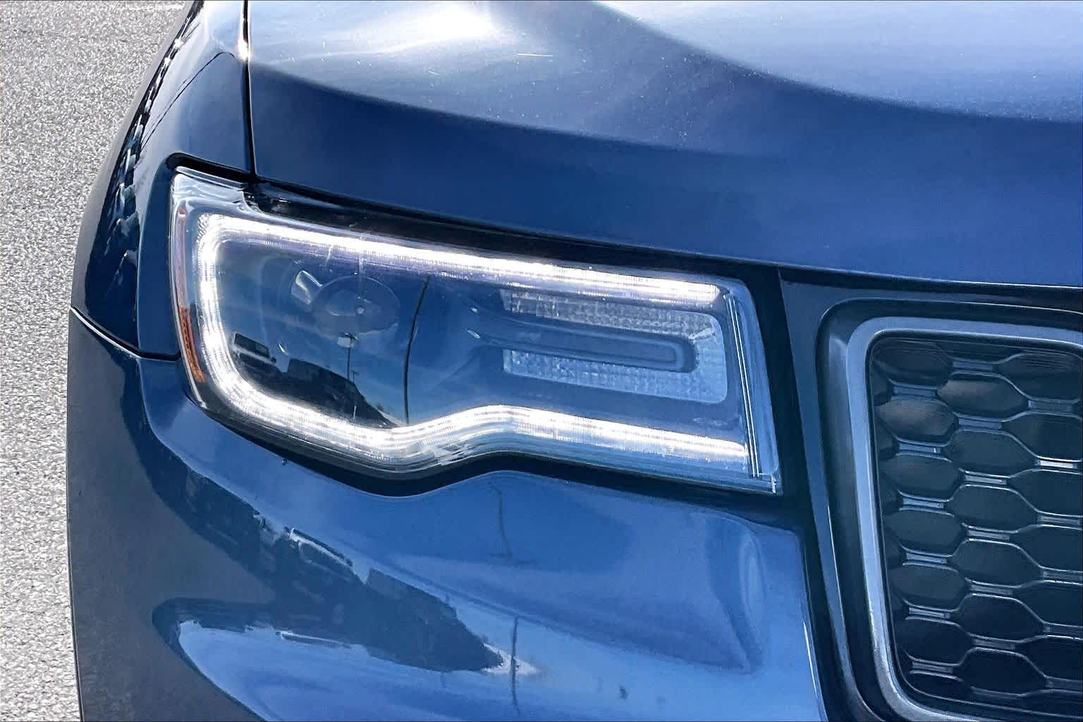 Thumbnail: 2020 Jeep Grand Cherokee - 32