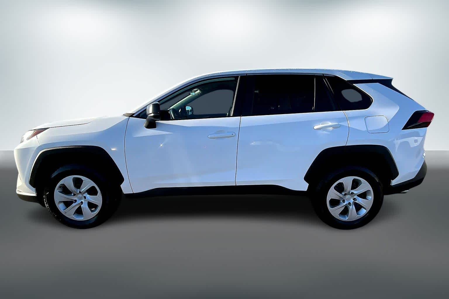 2024 Toyota RAV4 LE photo 2