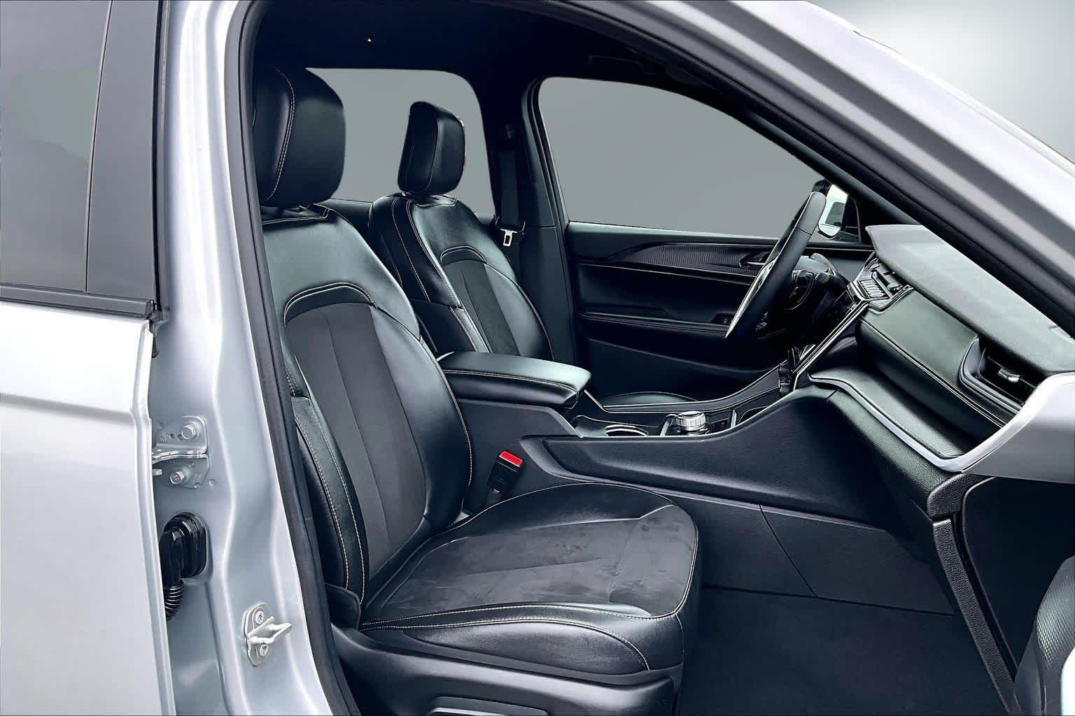 Thumbnail: 2024 Jeep Grand Cherokee L - 13