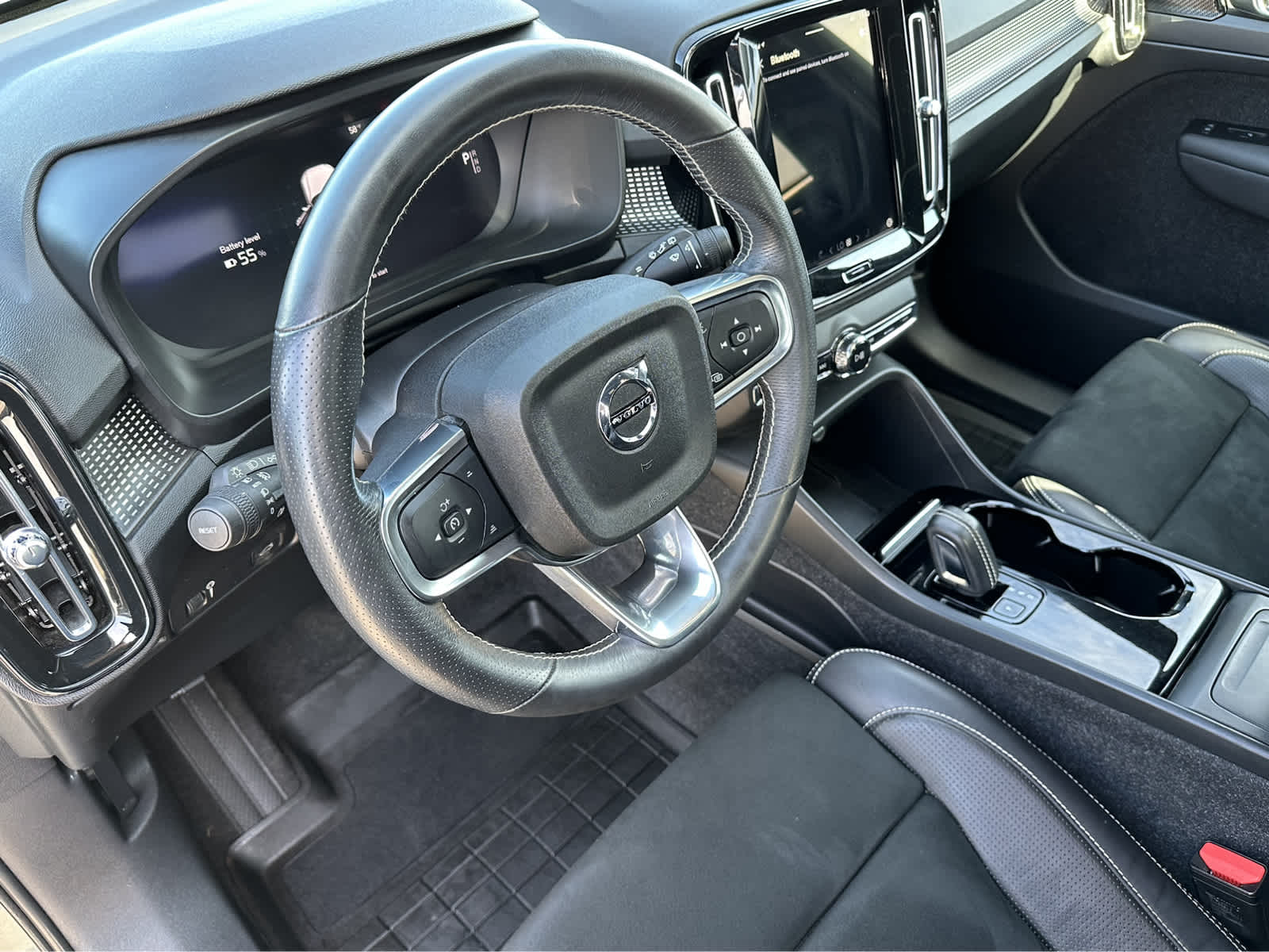 Used 2021 Volvo XC40 Recharge with VIN YV4ED3UR3M2569078 for sale in Kennewick, WA
