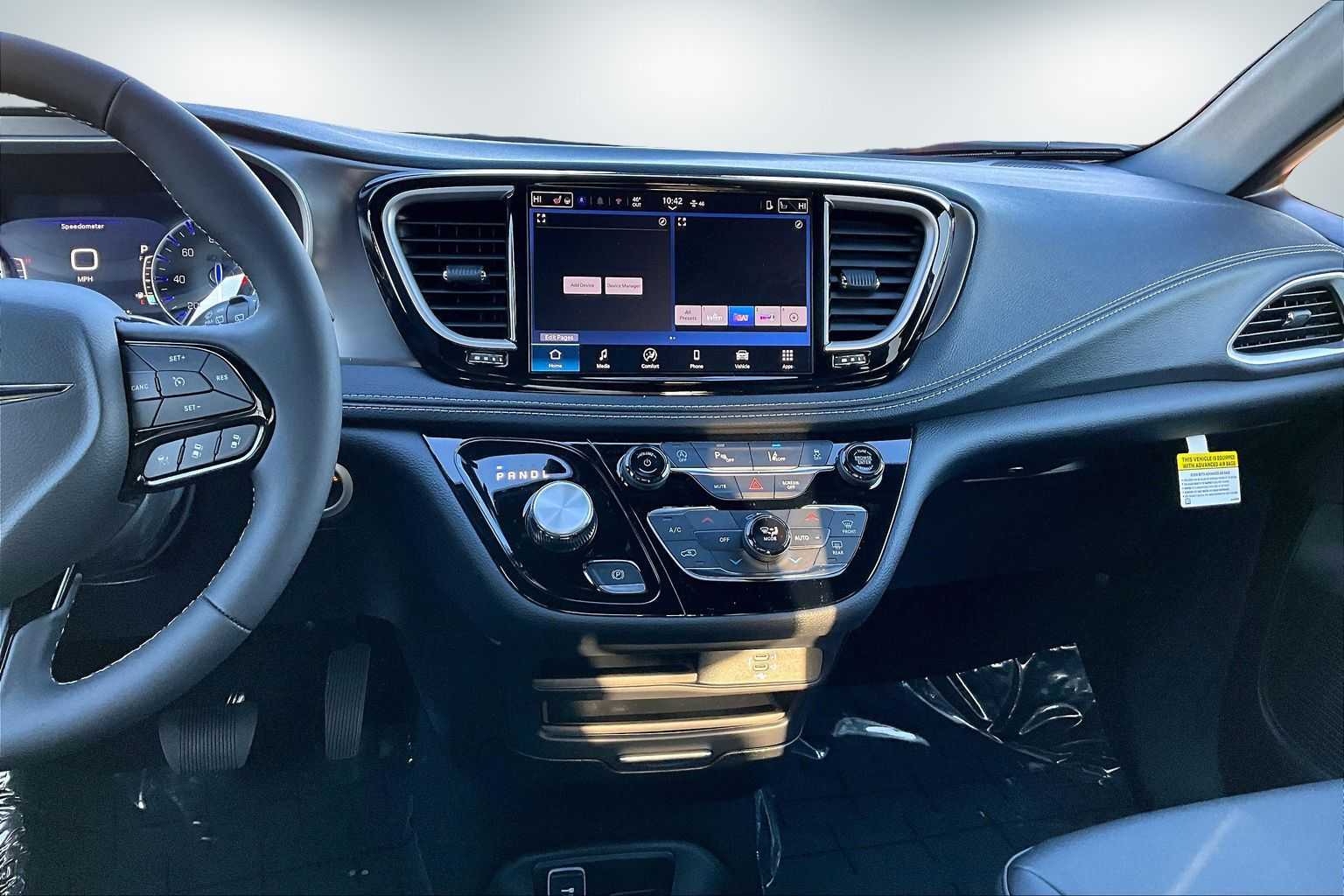 Thumbnail: 2026 Chrysler Pacifica - 16