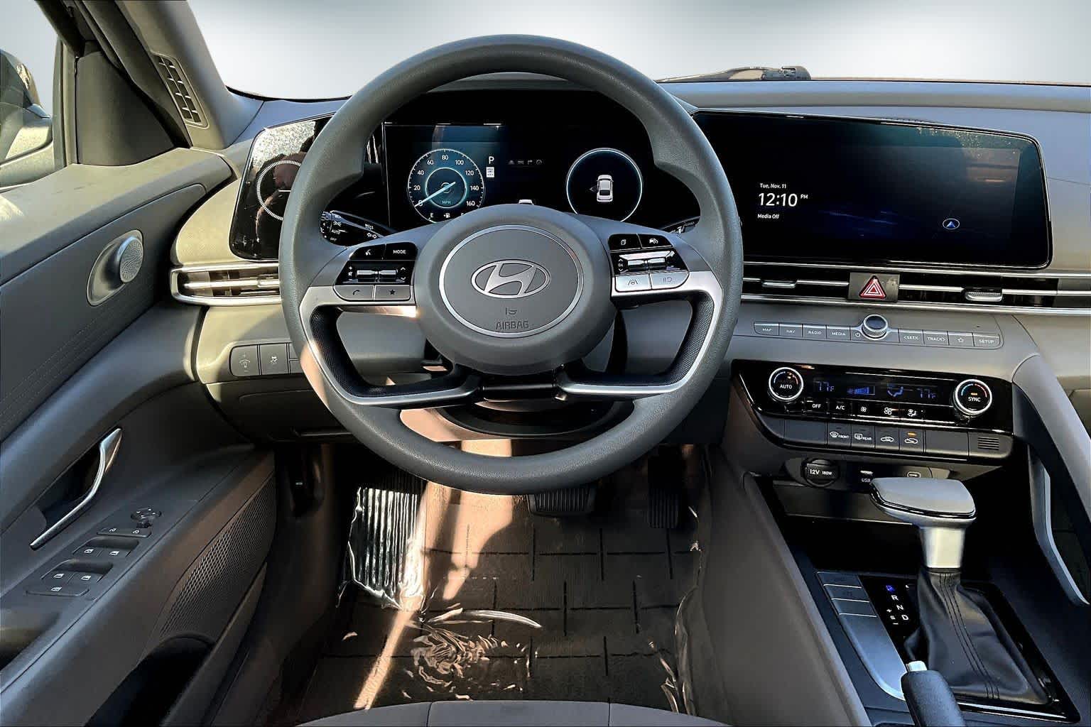 Thumbnail: 2024 Hyundai Elantra - 14