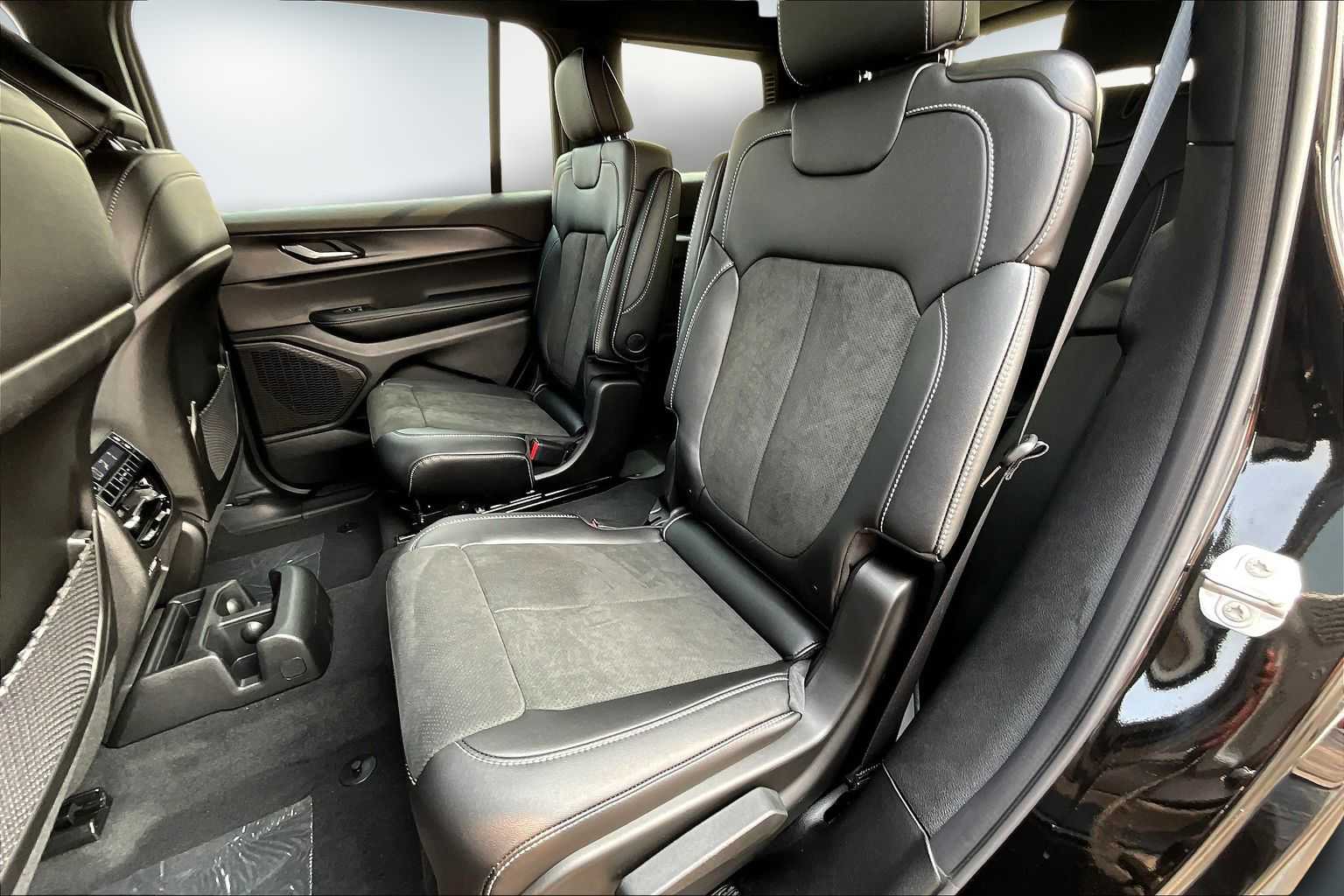 Thumbnail: 2025 Jeep Grand Cherokee - 13