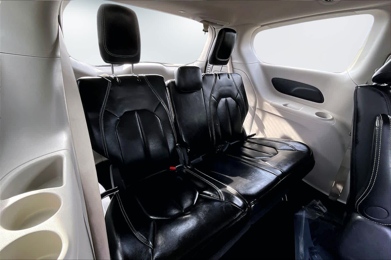 Thumbnail: 2024 Chrysler Pacifica - 31