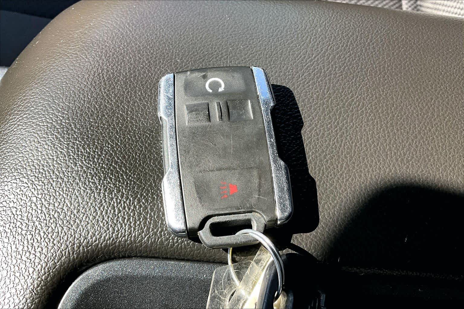 Thumbnail: 2018 Chevrolet Silverado 1500 - 19