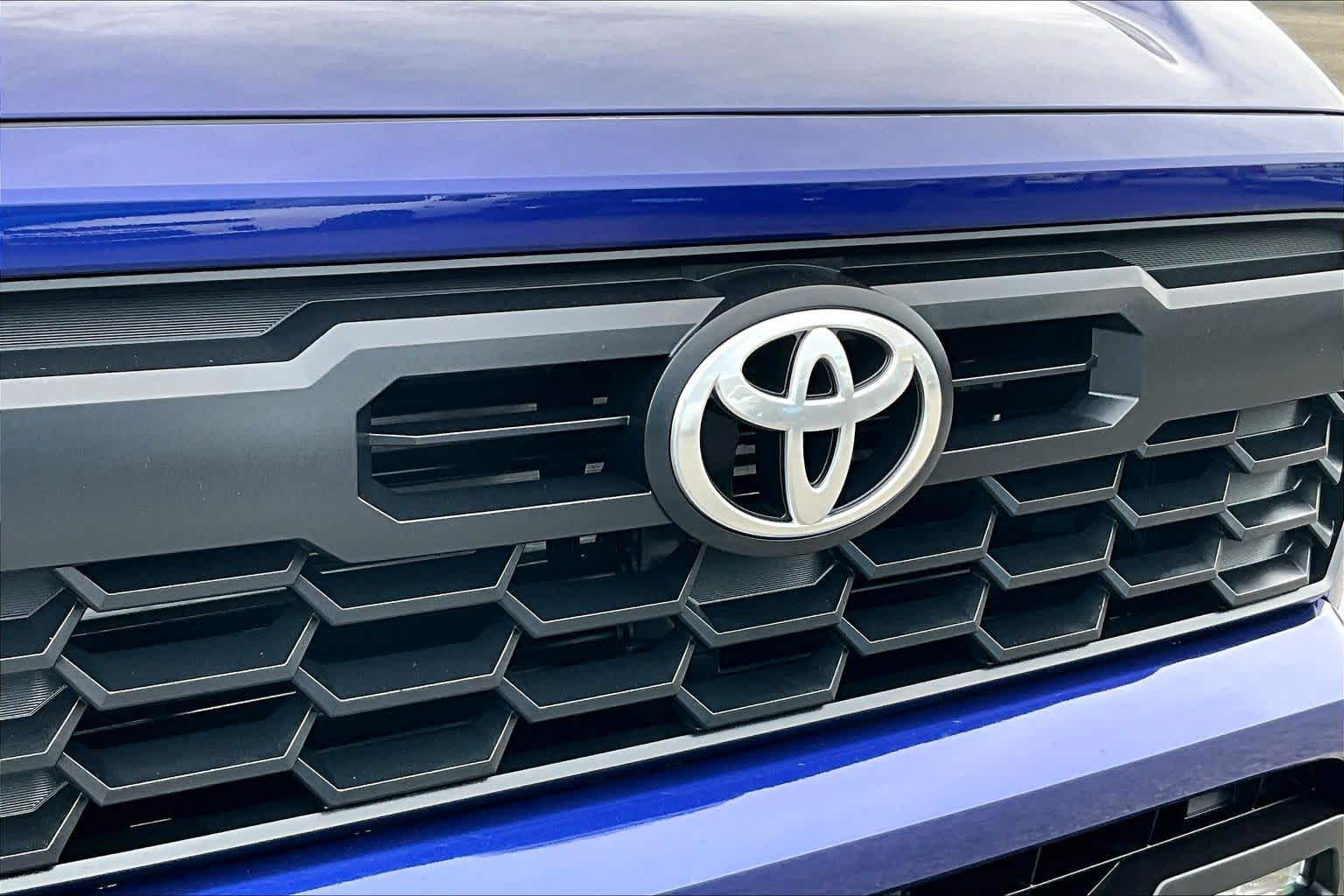Thumbnail: 2024 Toyota Tacoma - 31