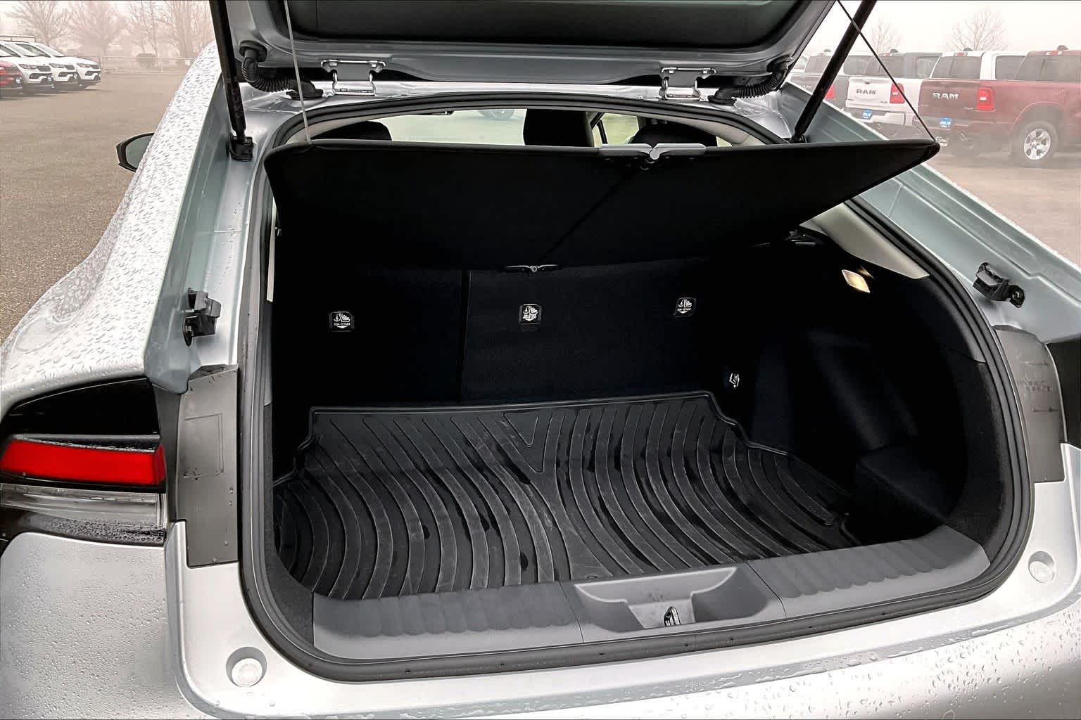 Thumbnail: 2024 Toyota Prius - 17