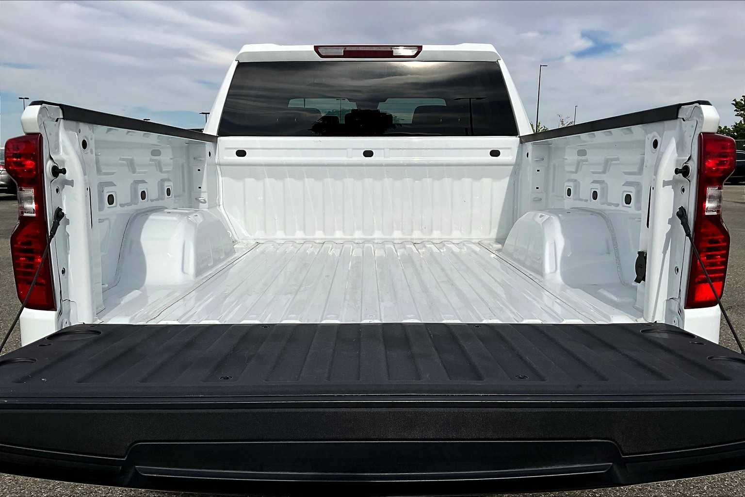 Thumbnail: 2023 Chevrolet Silverado 1500 - 18