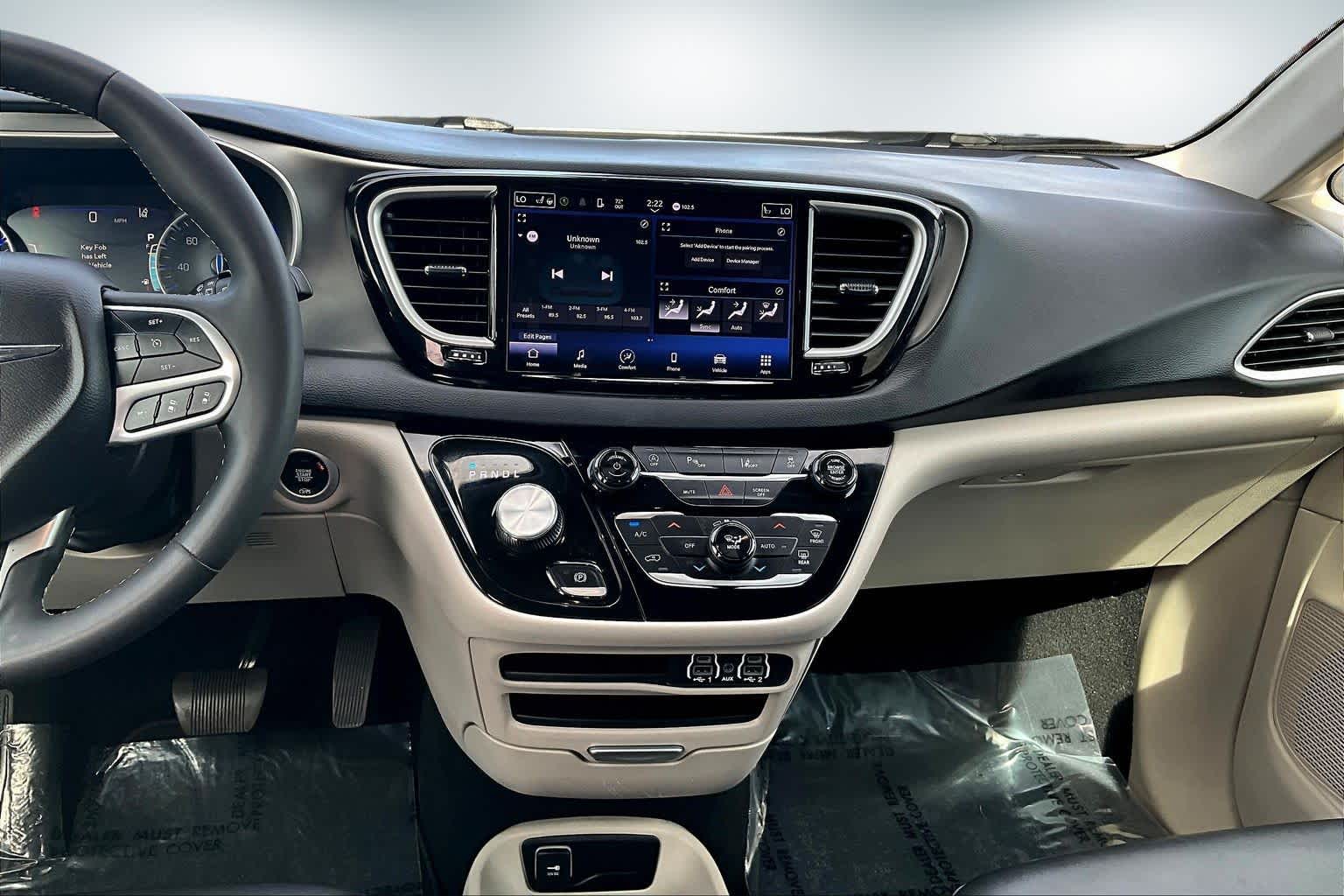 Thumbnail: 2024 Chrysler Pacifica - 15