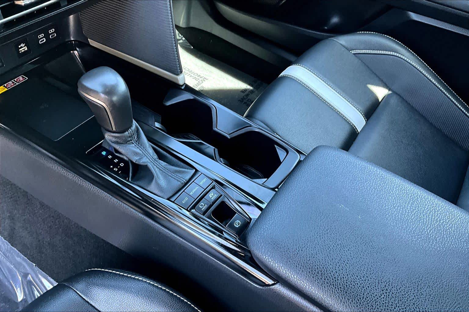 Thumbnail: 2025 Toyota Camry - 16