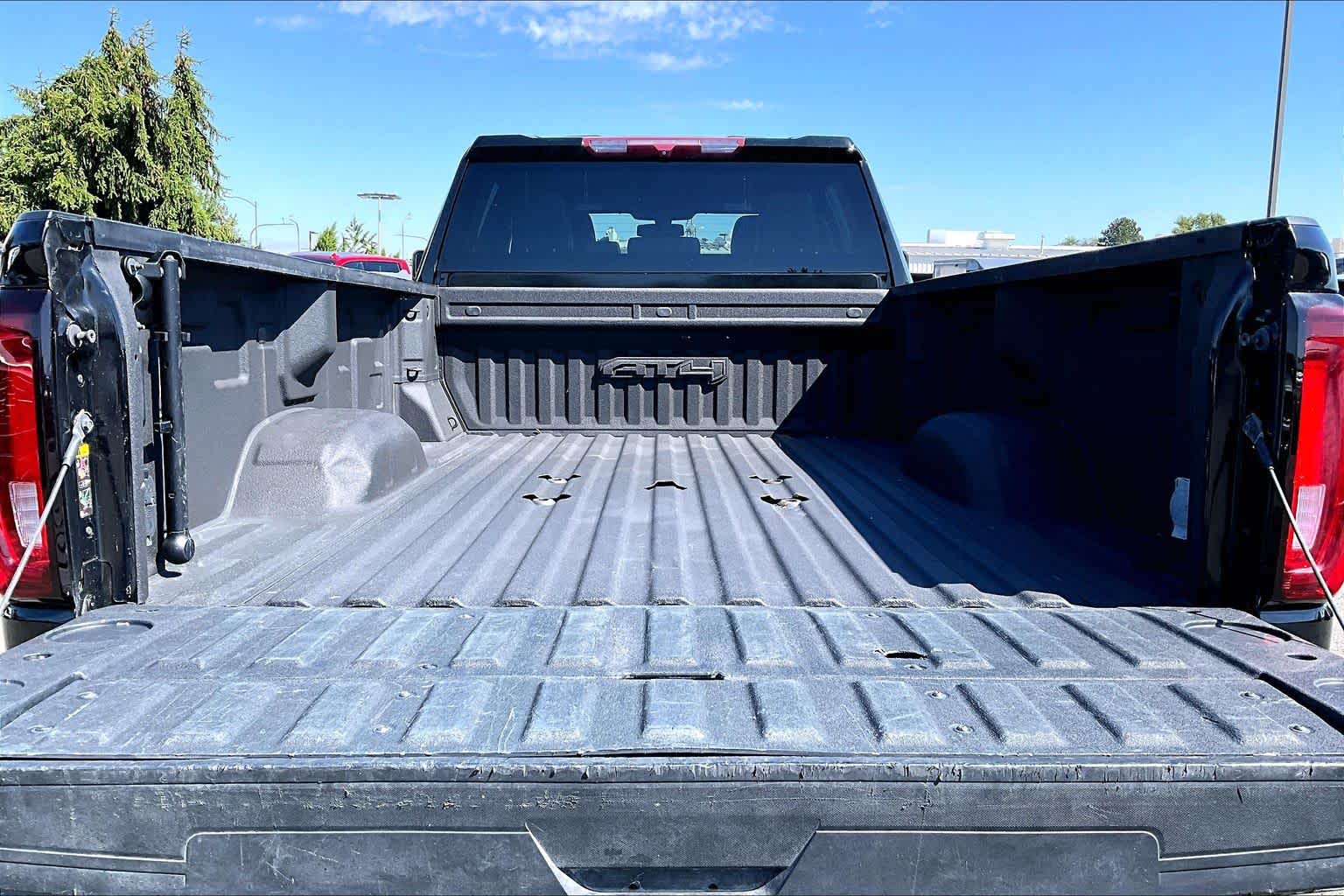 Thumbnail: 2022 GMC Sierra 2500 - 16