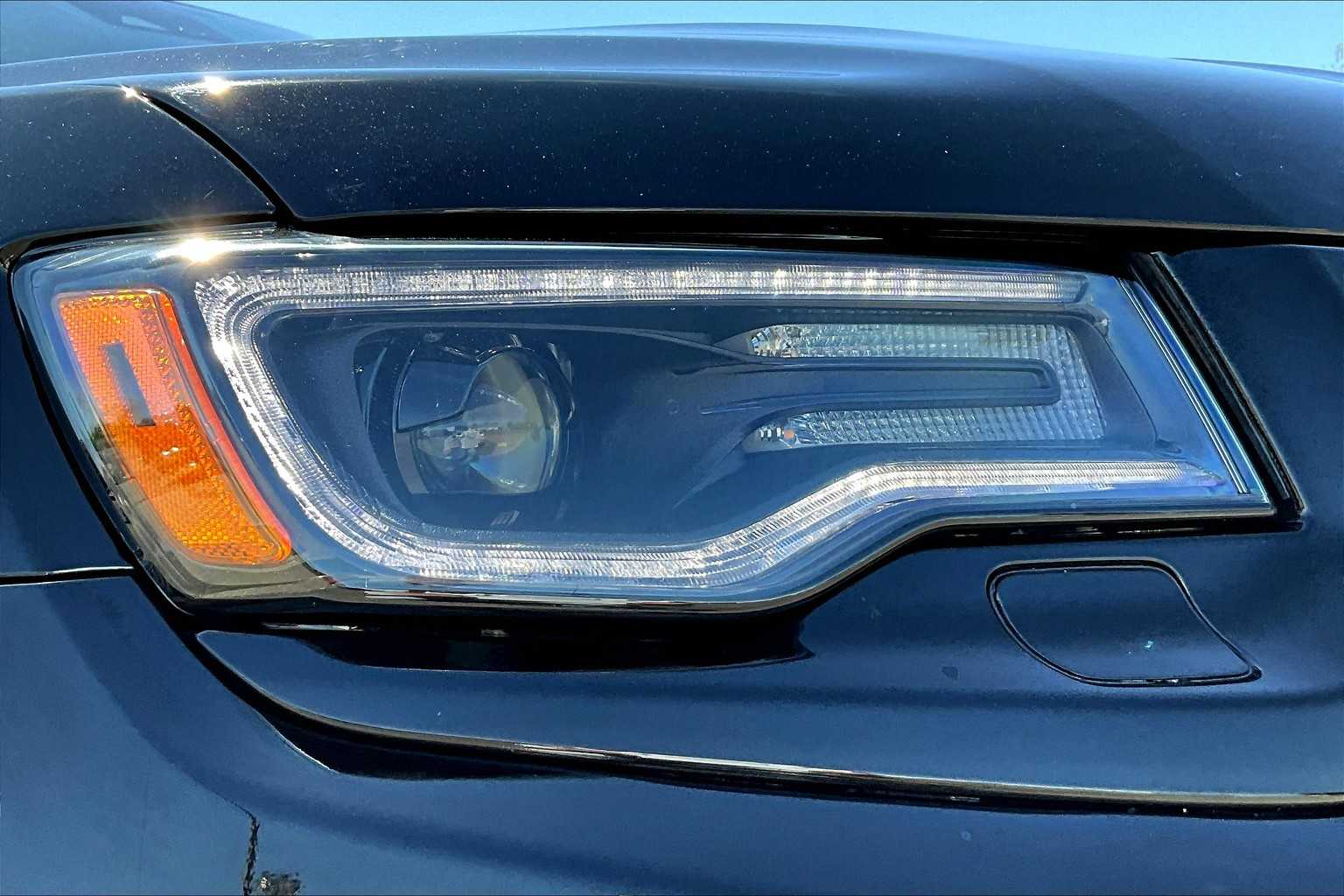 Thumbnail: 2020 Jeep Grand Cherokee - 32