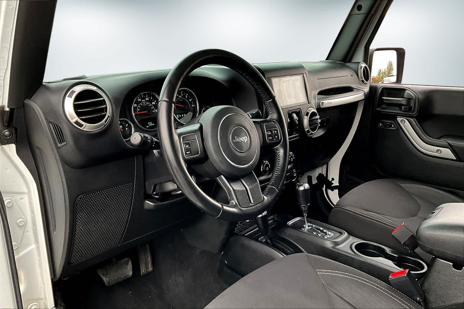 2018 Jeep Wrangler Unlimited Sahara photo 2