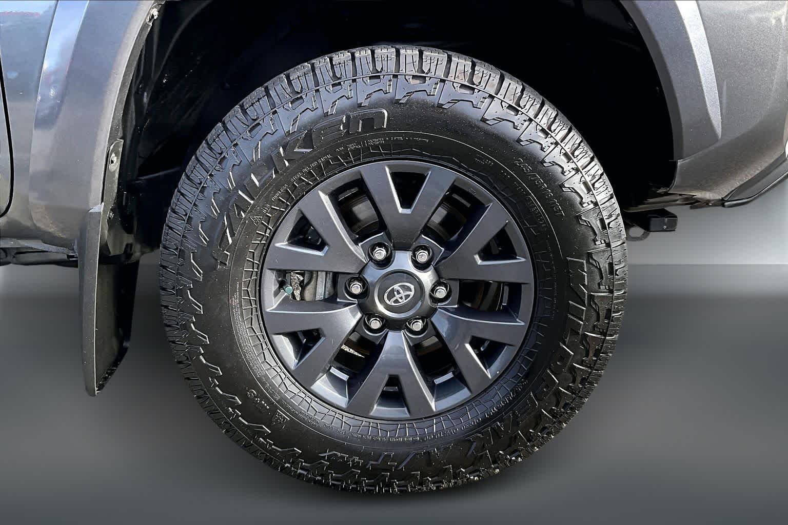 Thumbnail: 2021 Toyota Tacoma - 34