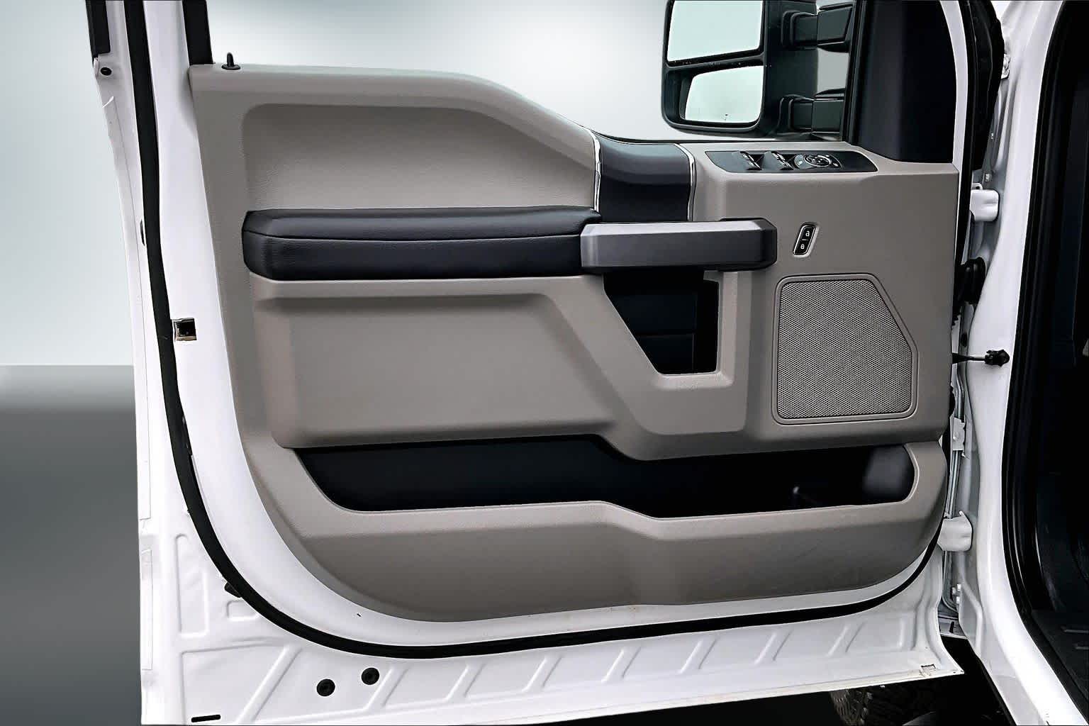 Thumbnail: 2022 Ford F-350 - 27