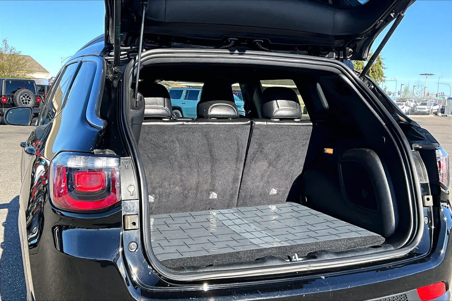 Thumbnail: 2025 Jeep Compass - 17