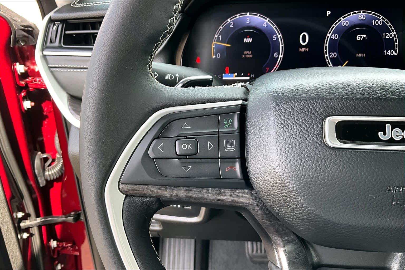 Thumbnail: 2023 Jeep Grand Cherokee - 24