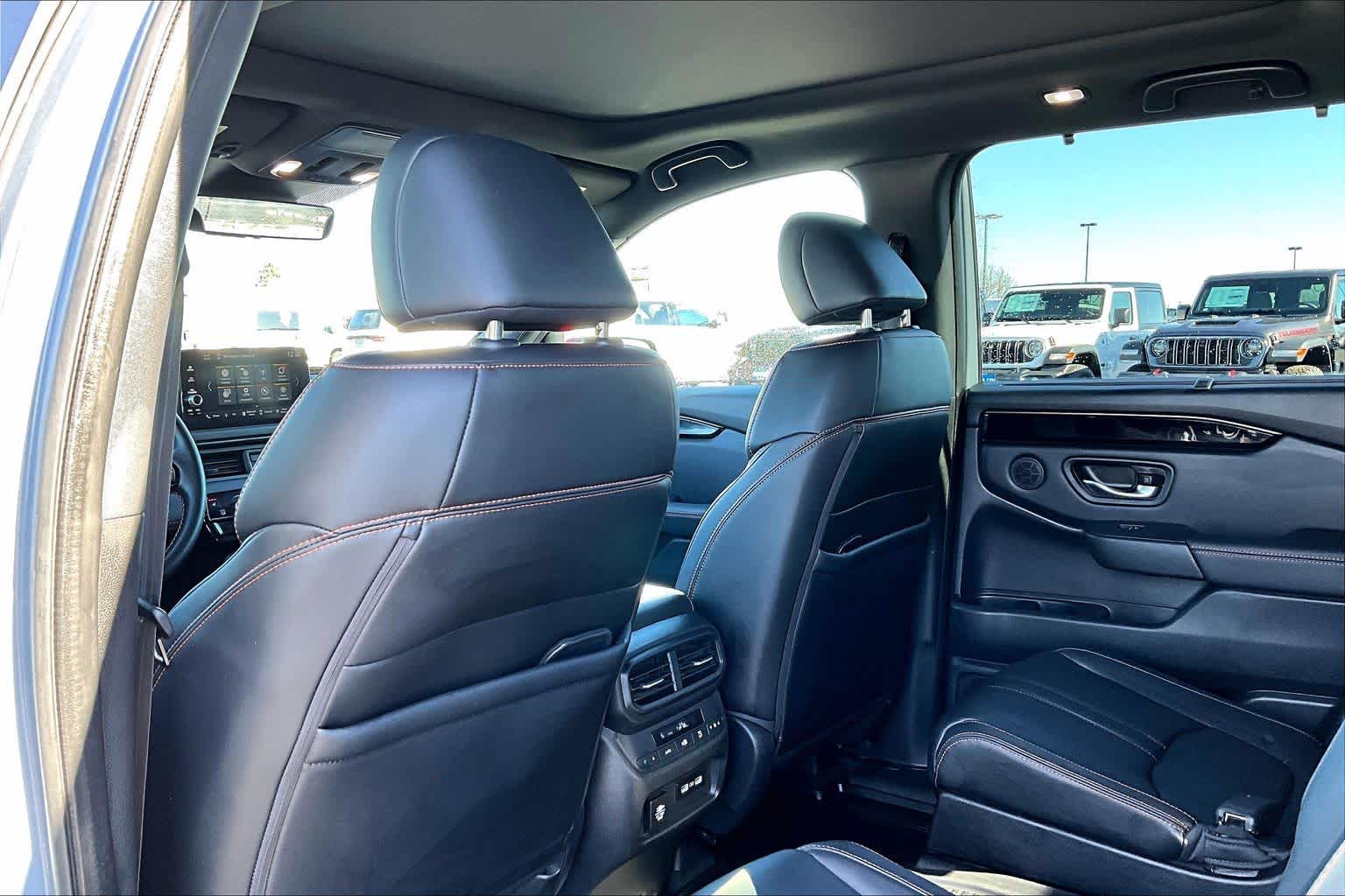 Thumbnail: 2023 Honda Pilot - 12