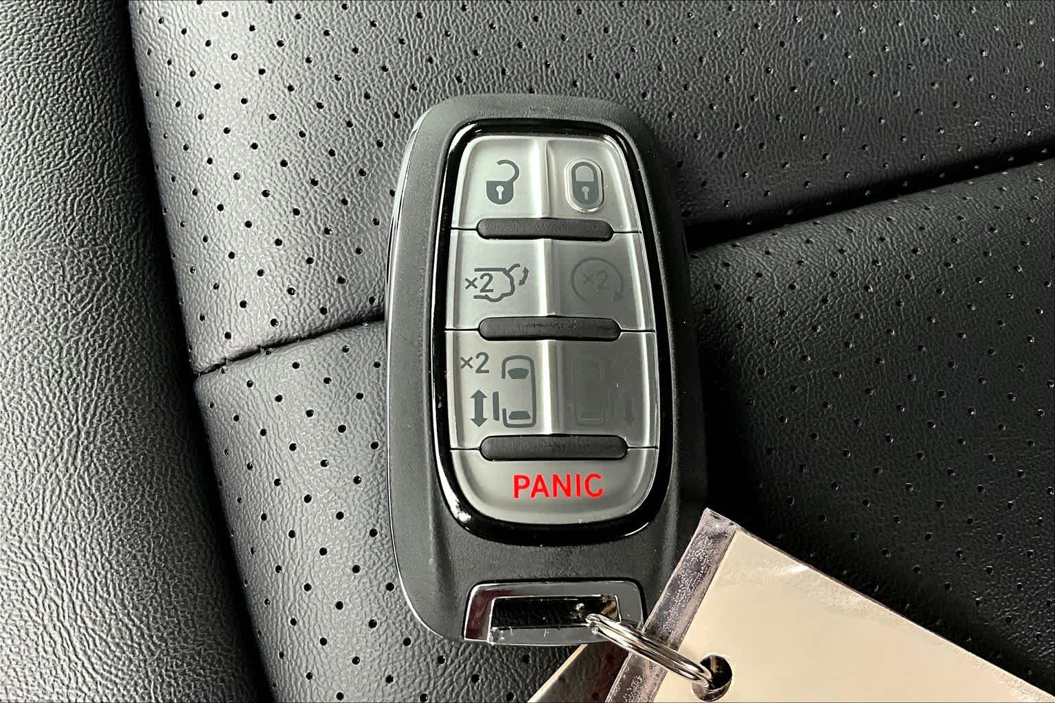 Thumbnail: 2026 Chrysler Pacifica - 20