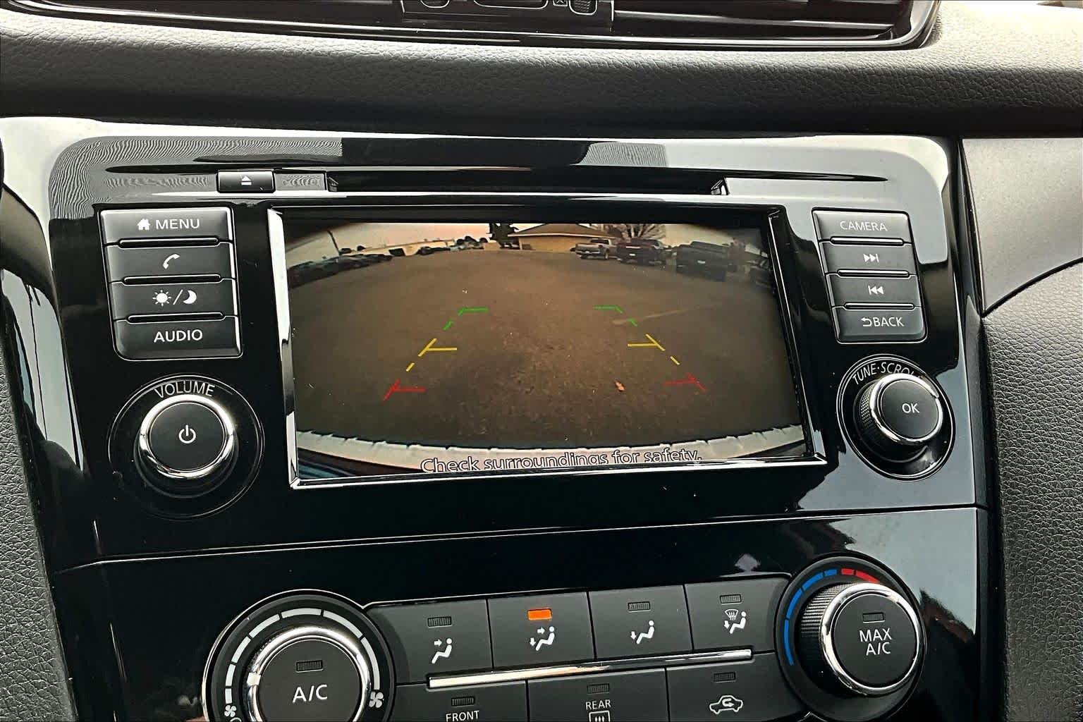 Thumbnail: 2021 Nissan Rogue Sport - 26