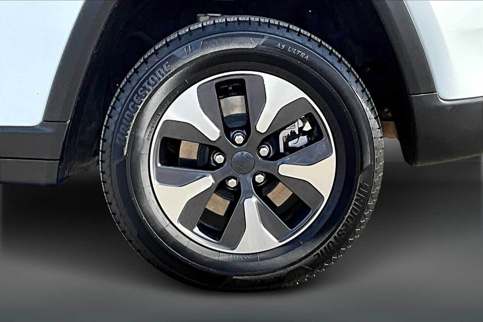 Thumbnail: 2024 Jeep Grand Cherokee - 37