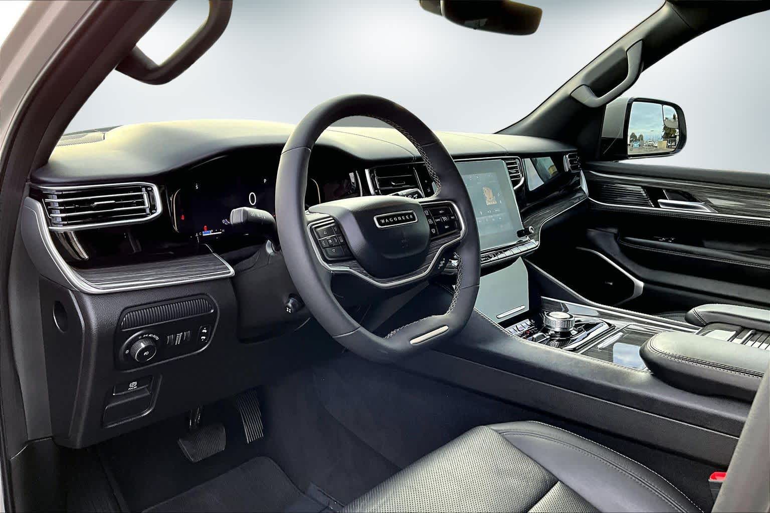 Thumbnail: 2022 Jeep Wagoneer - 2