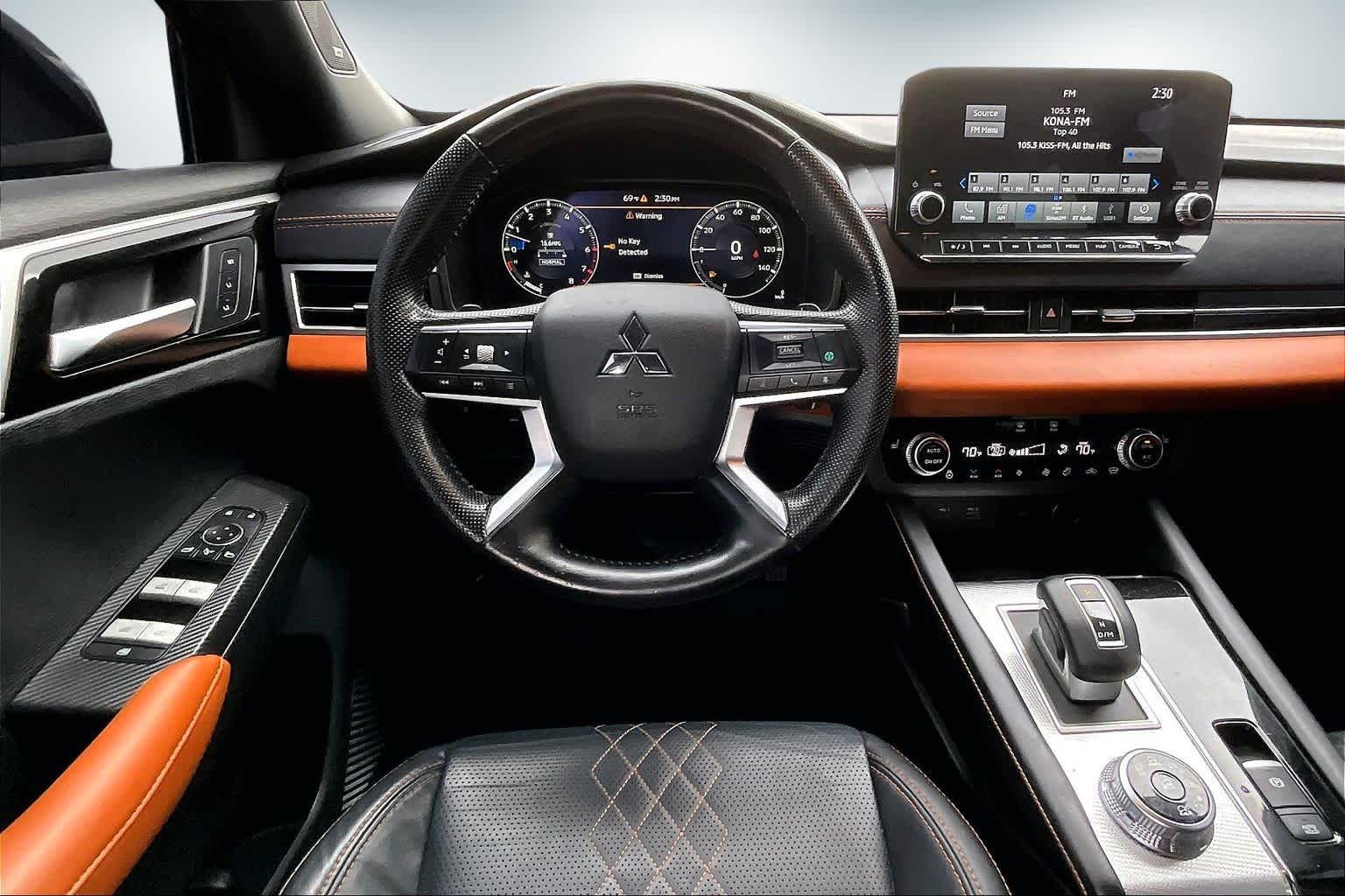 Thumbnail: 2022 Mitsubishi Outlander - 12