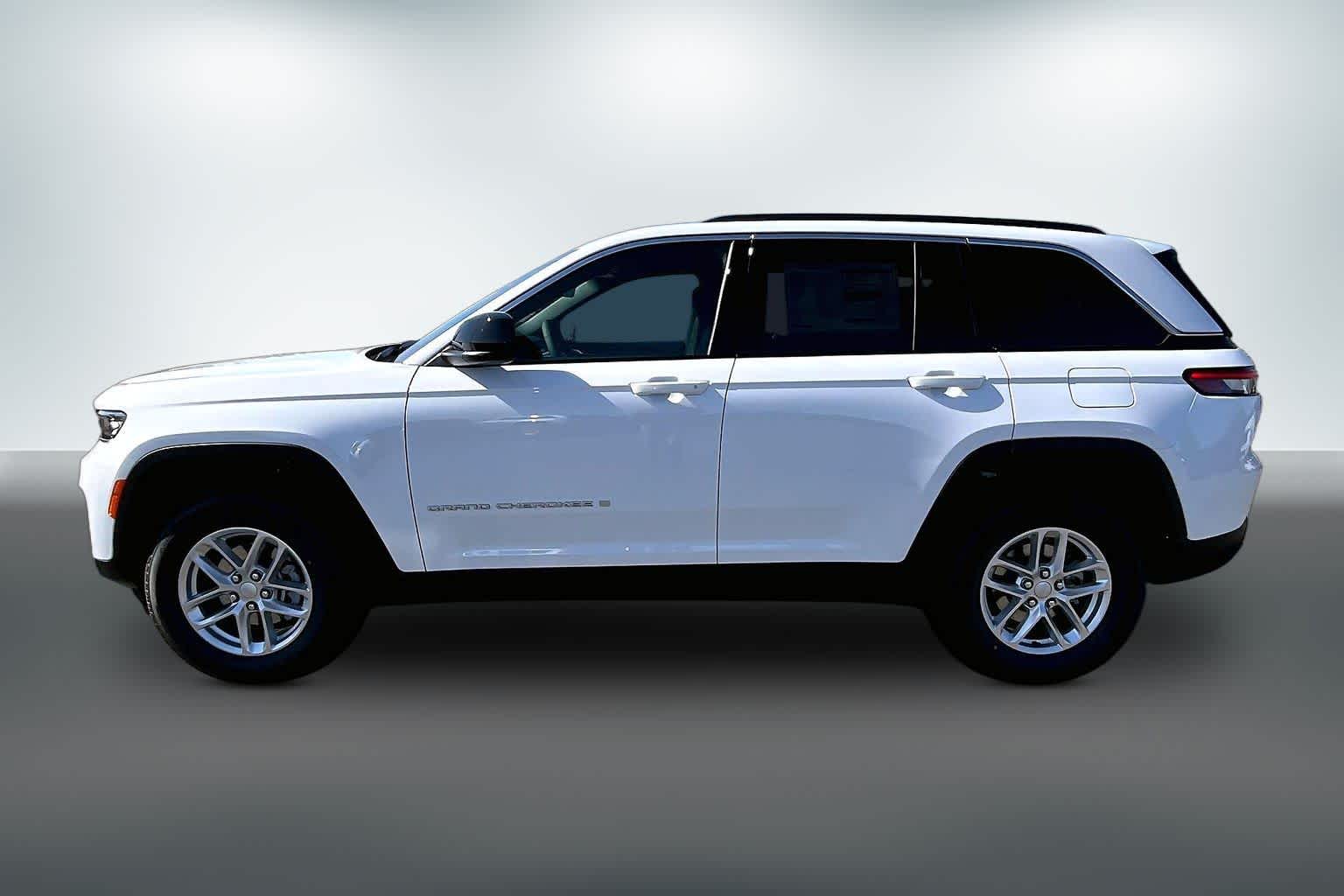 Thumbnail: 2026 Jeep Grand Cherokee - 3