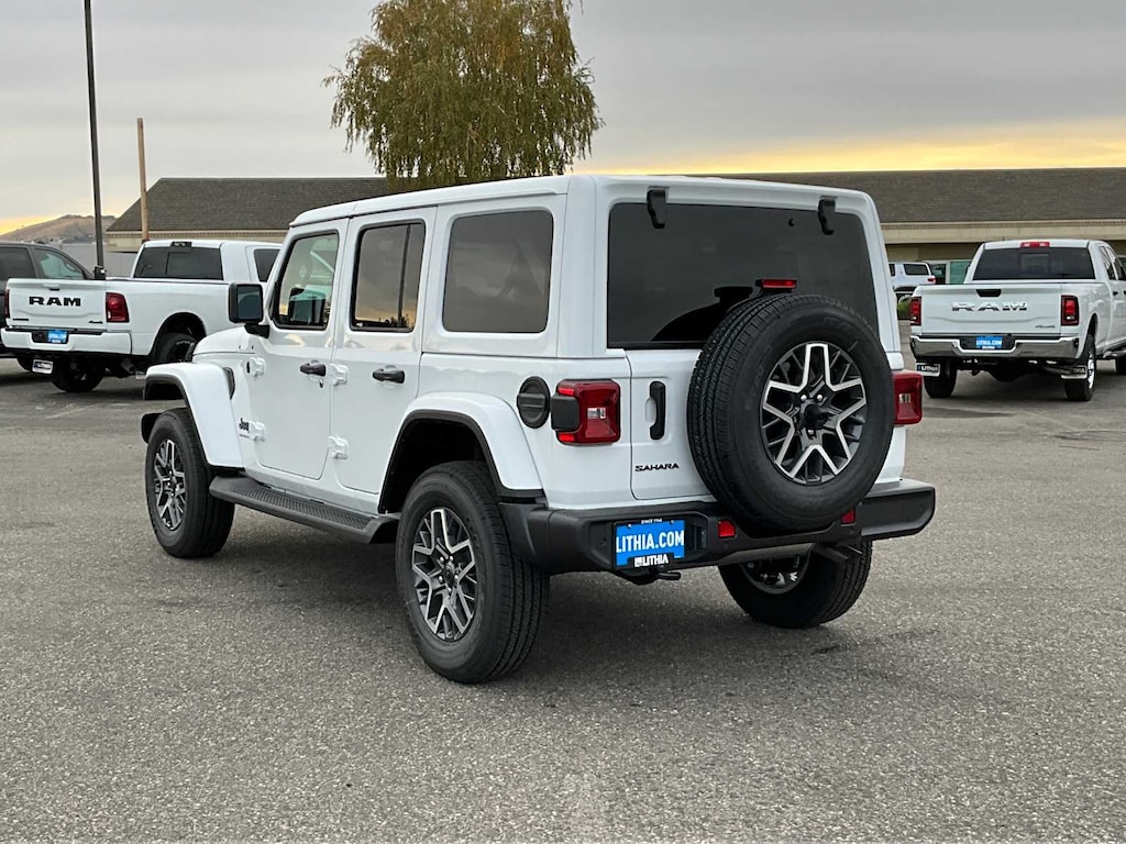 New 2026 Jeep Wrangler 4-DOOR SAHARA Sport Utility