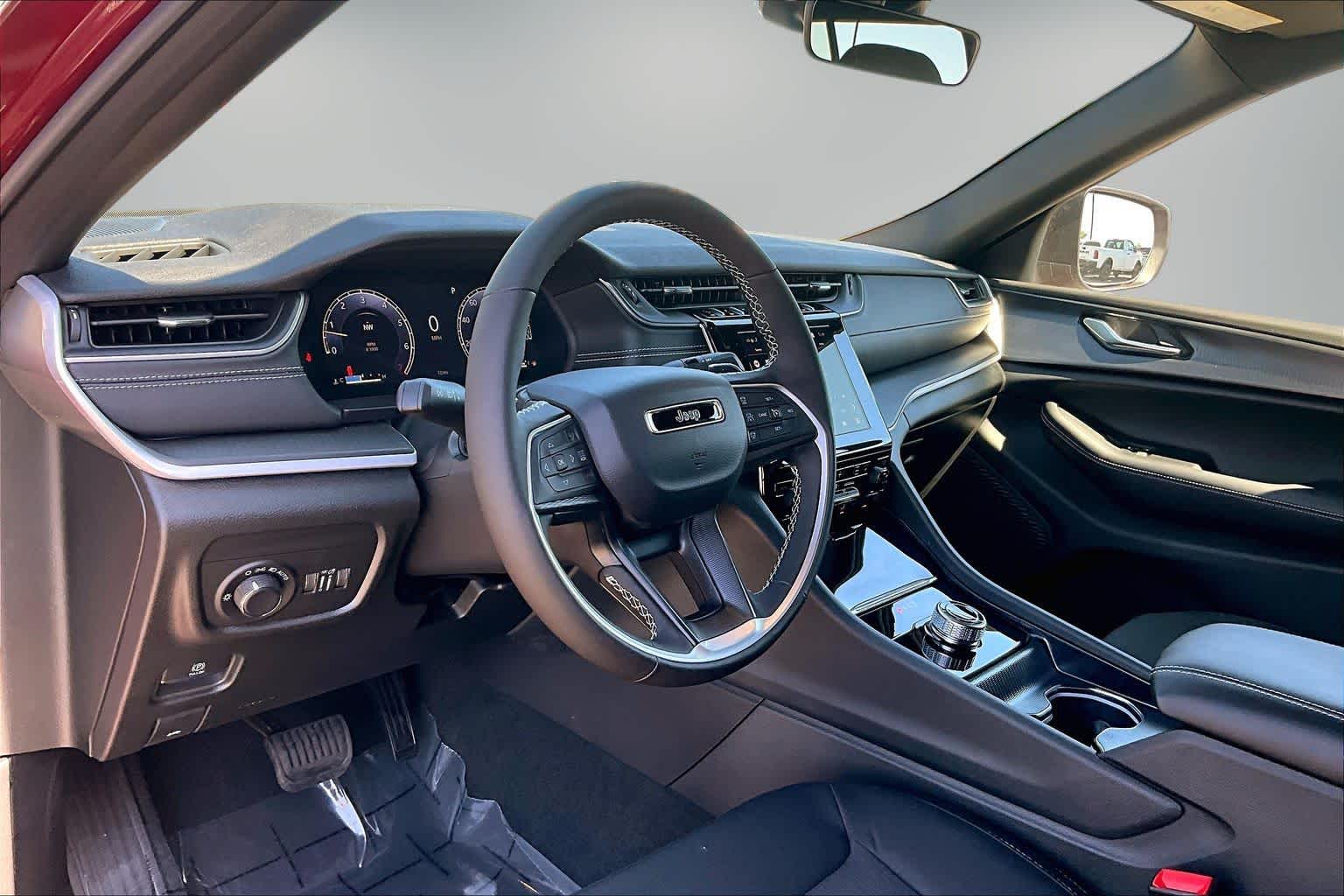 Thumbnail: 2026 Jeep Grand Cherokee - 2