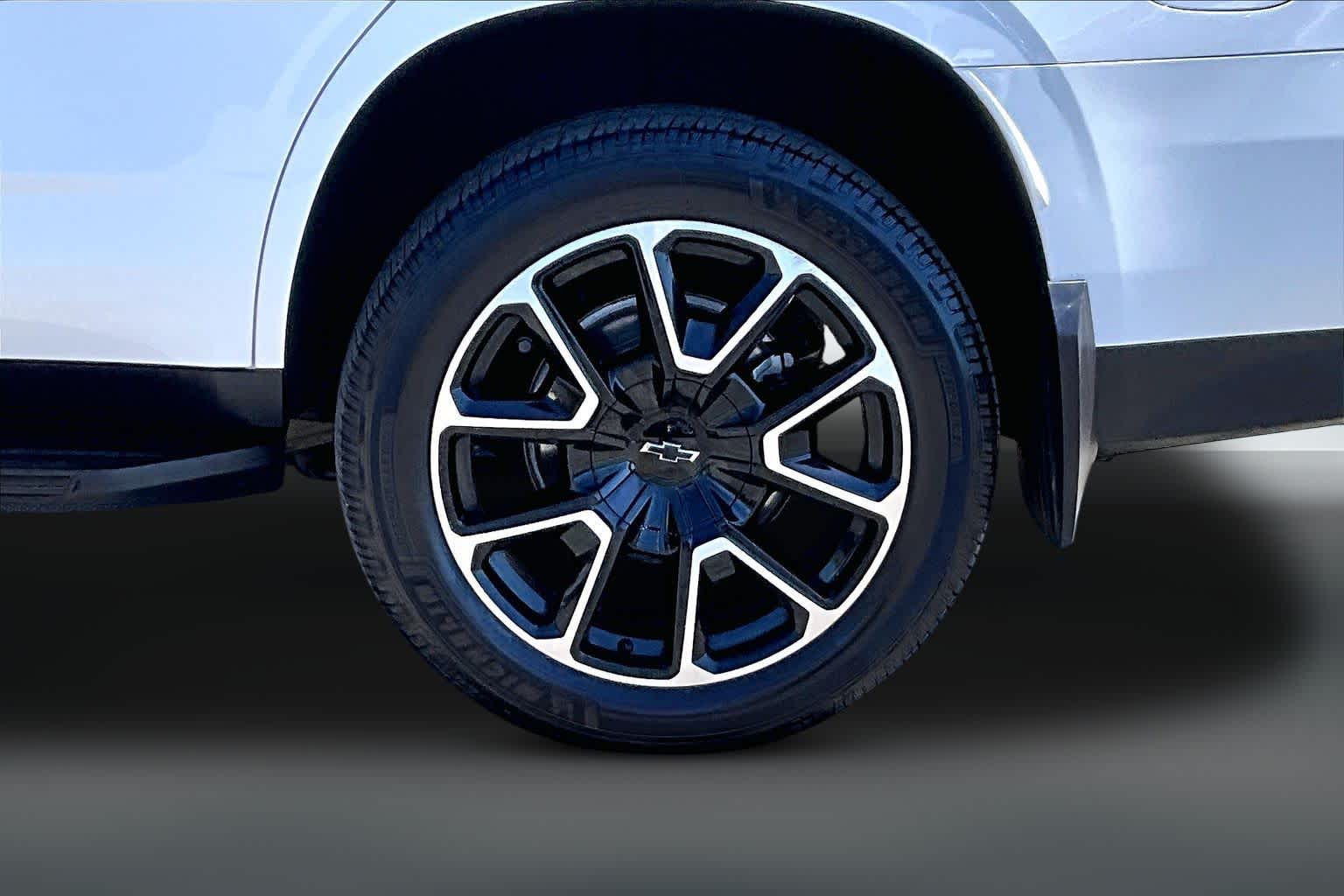 Thumbnail: 2023 Chevrolet Tahoe - 34