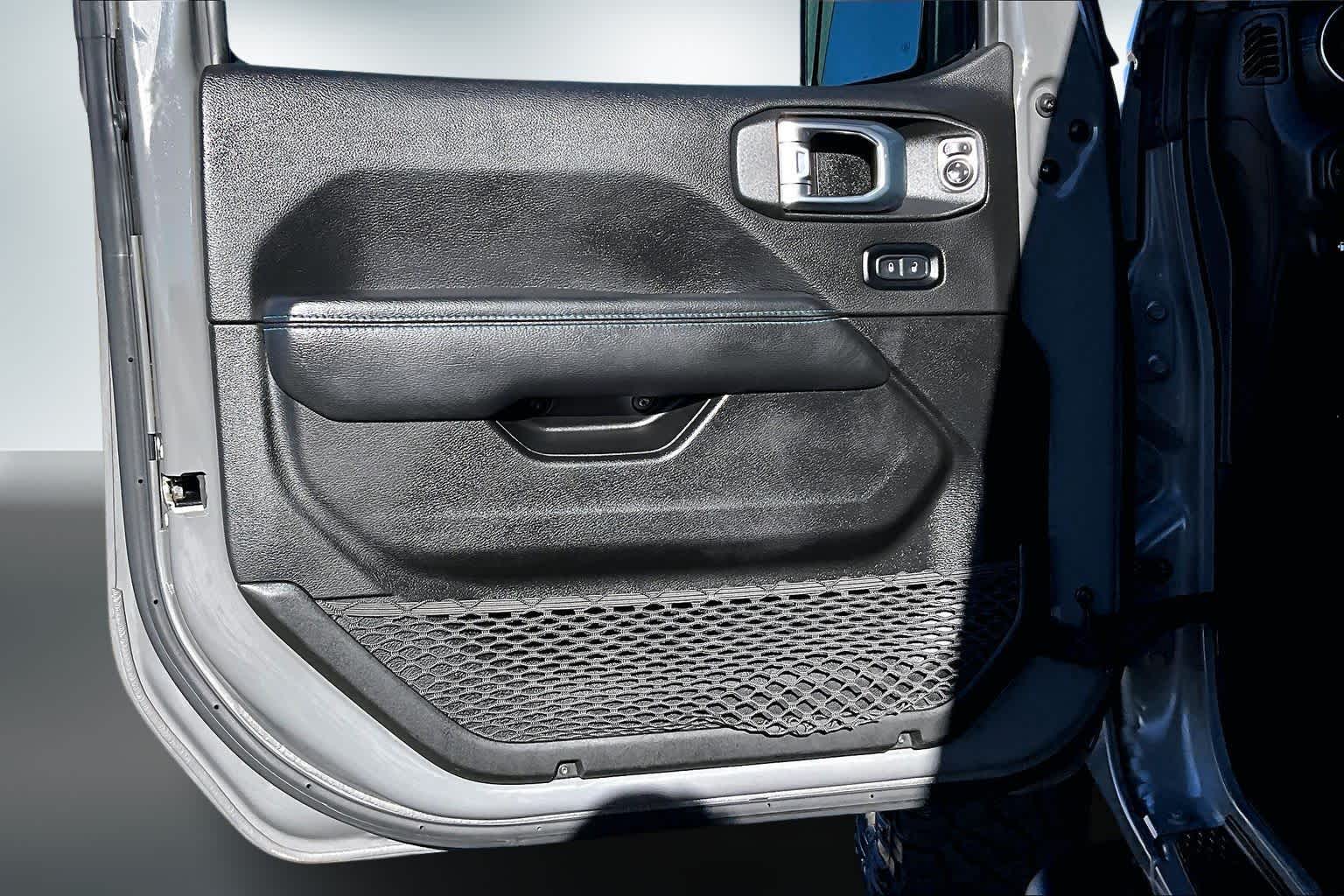 Thumbnail: 2022 Jeep Wrangler - 27