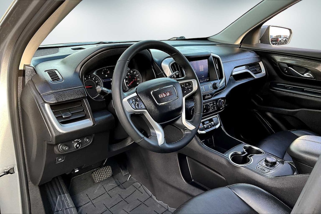 Used 2024 GMC Terrain SLT SUV